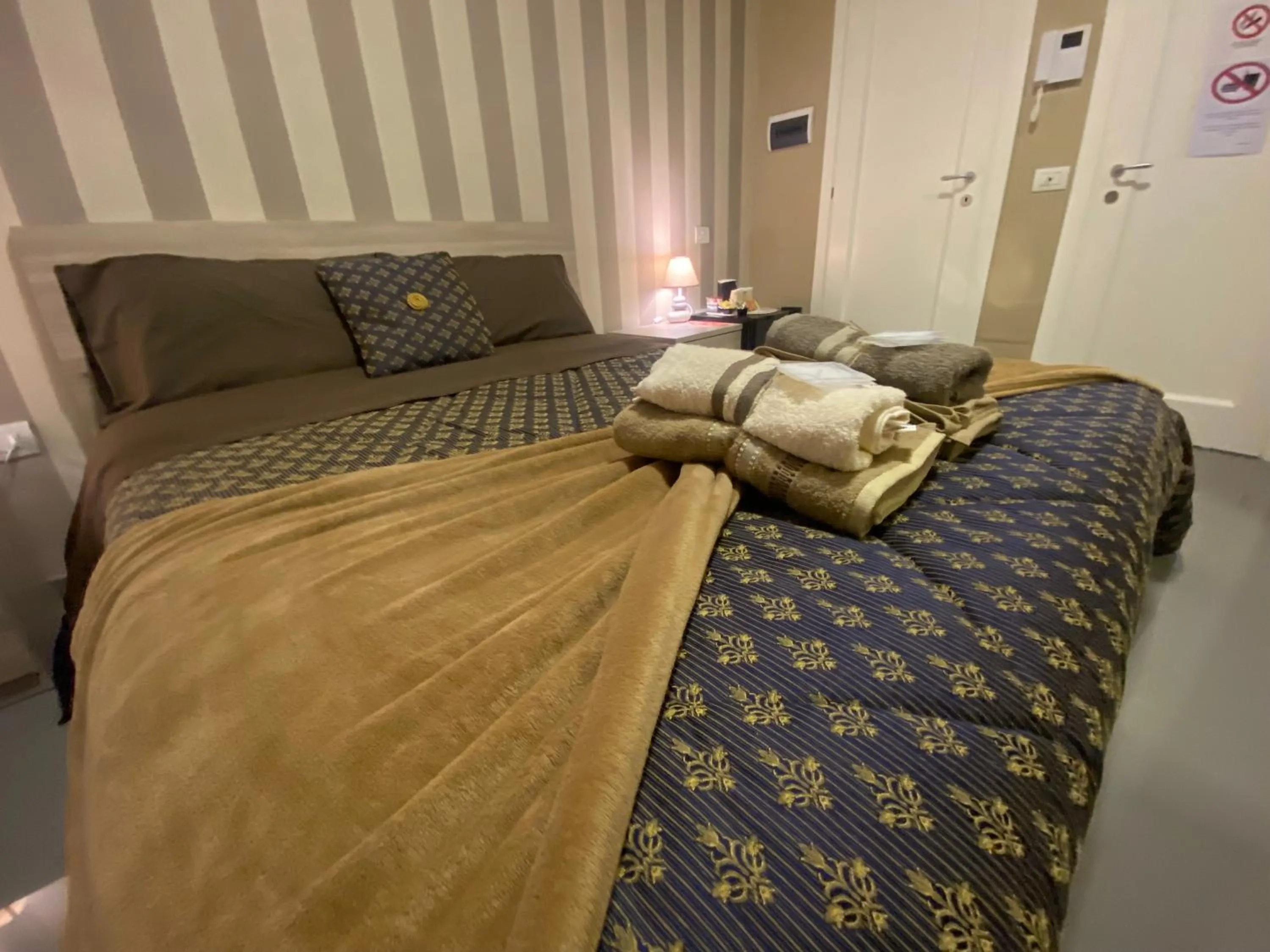 Bedroom, Bed in B & B VICO GRANDE