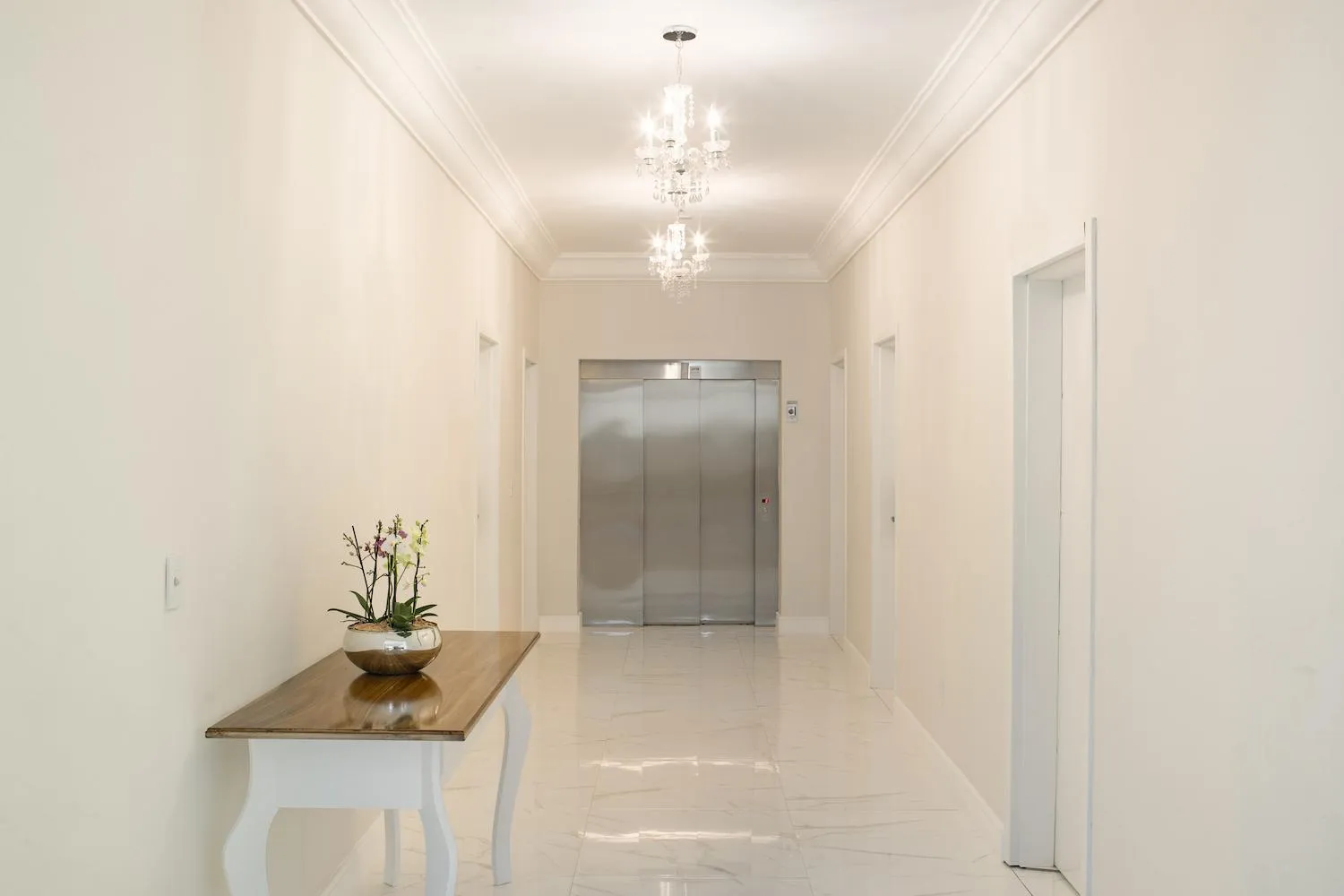 Lobby or reception in Altitude Lodge Hotel