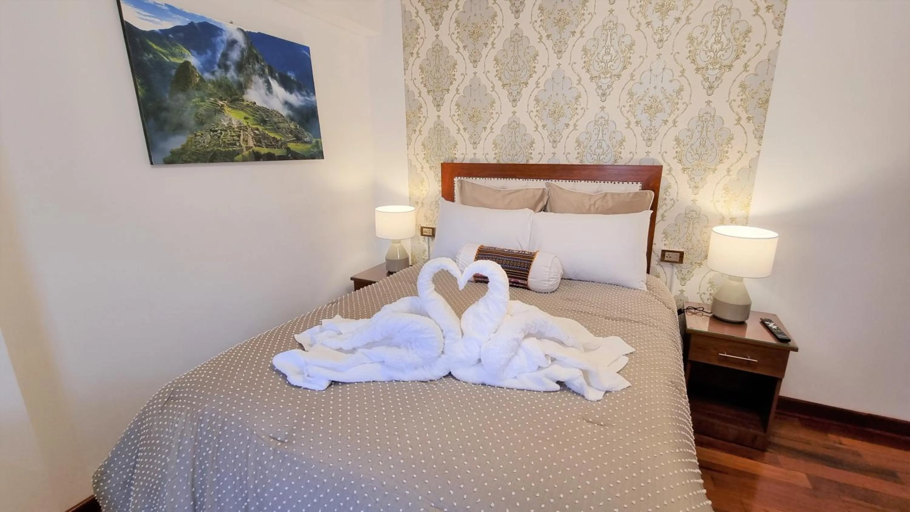 Bed in Hotel-Apartment INKASABIOS