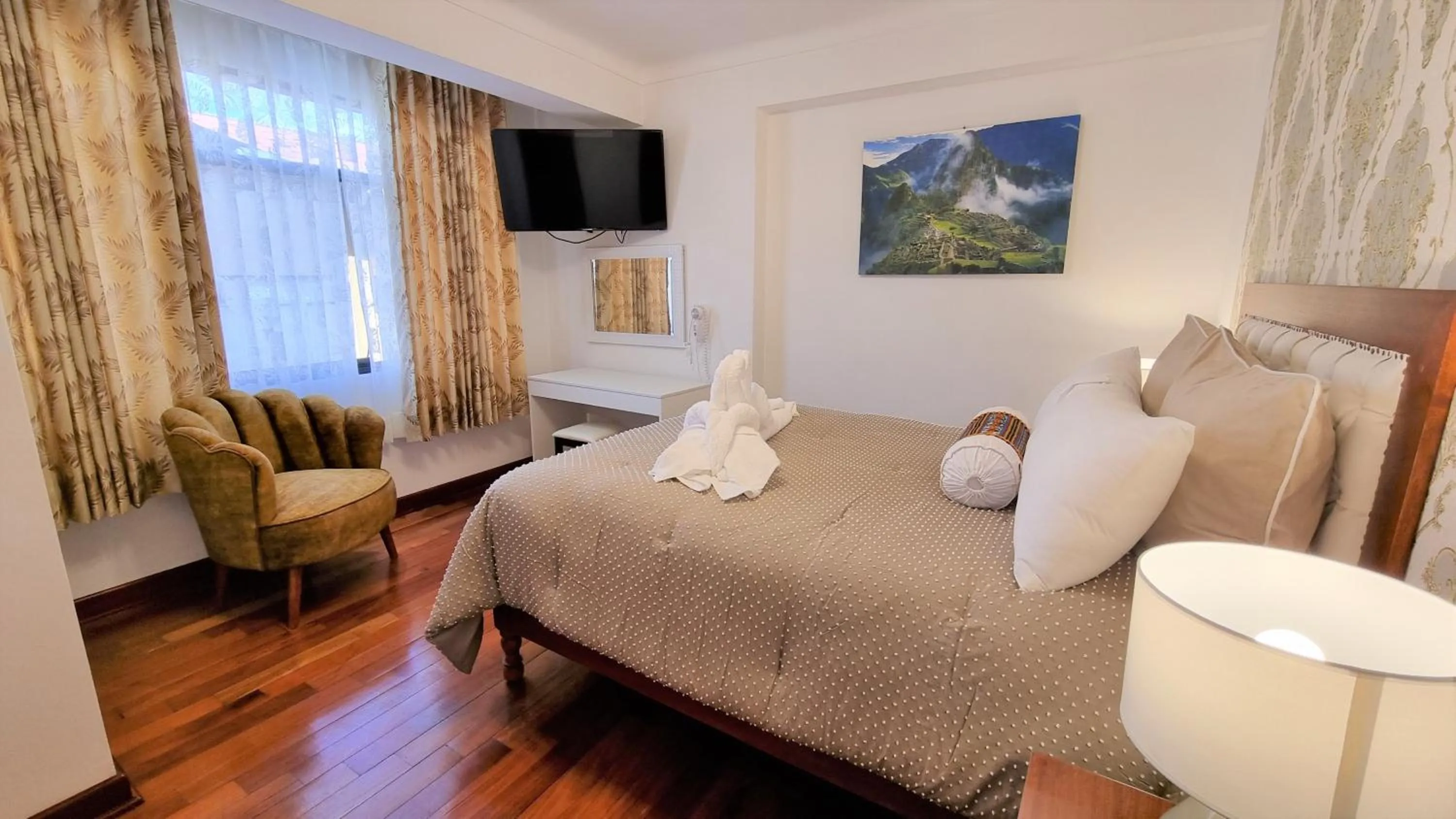 Bed in Hotel-Apartment INKASABIOS