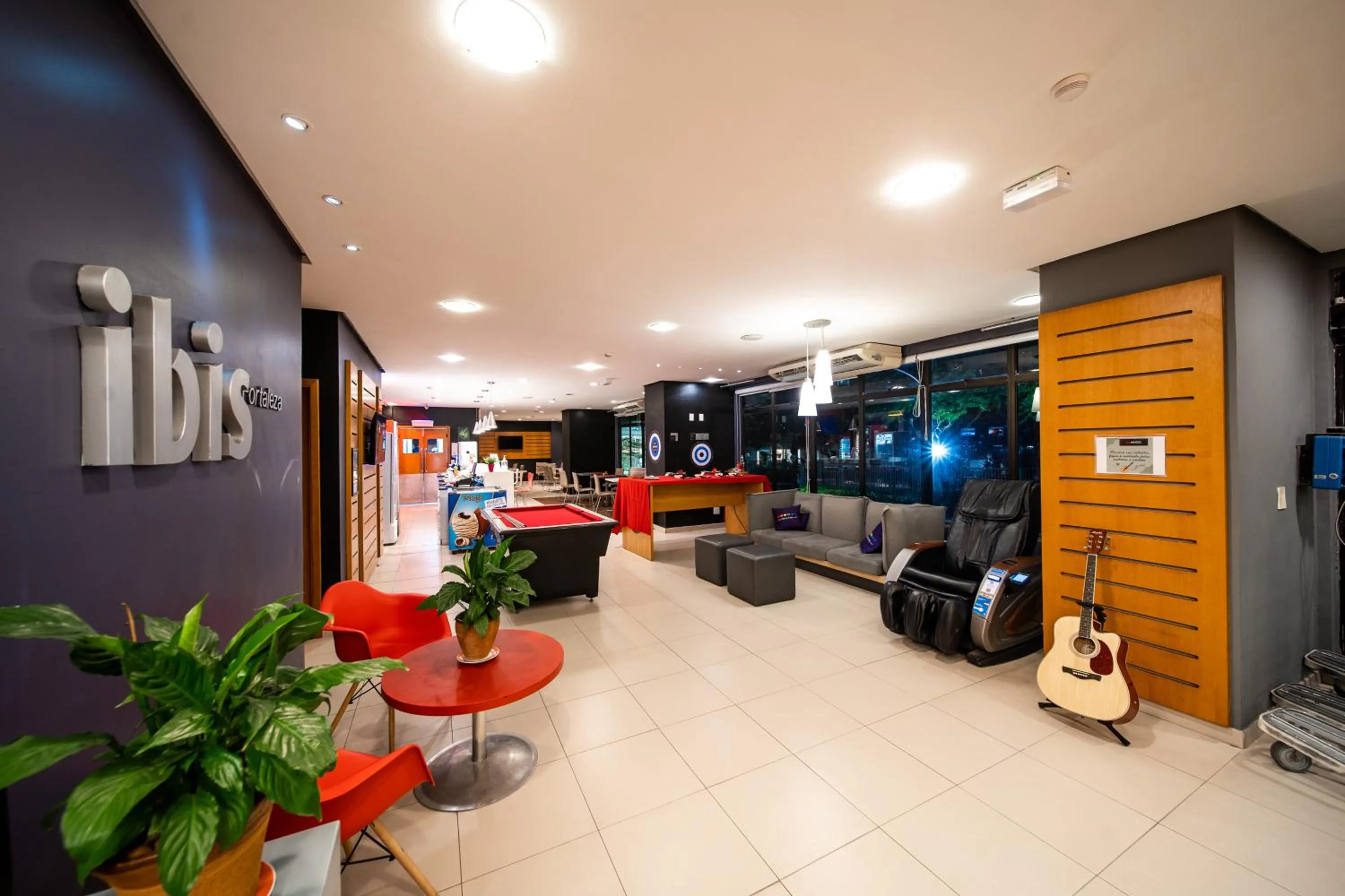 Lounge or bar in ibis Fortaleza Praia de Iracema