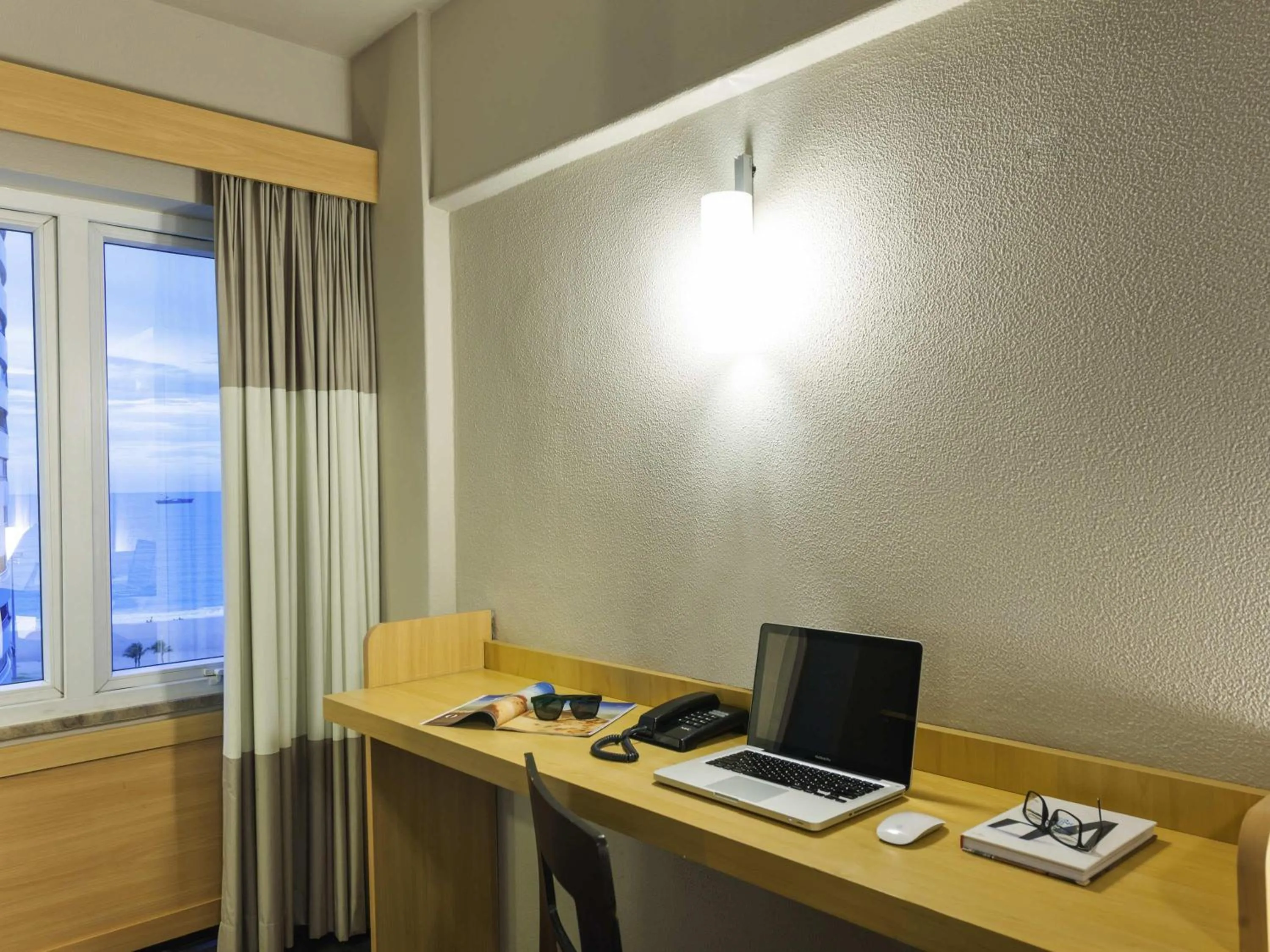 Executive Queen Room with Sea View - single occupancy in ibis Fortaleza Praia de Iracema
