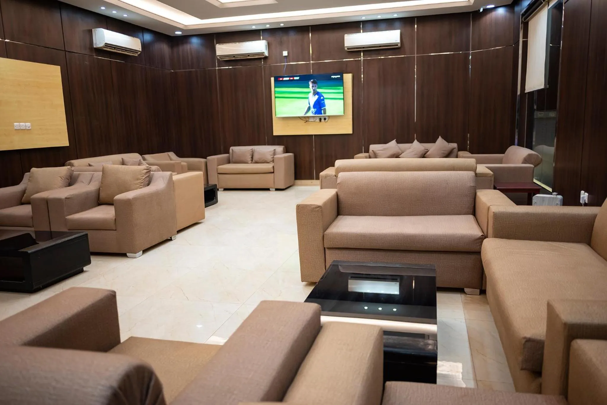 Property building in شقق اهلين اربعة للشقق المخدومة