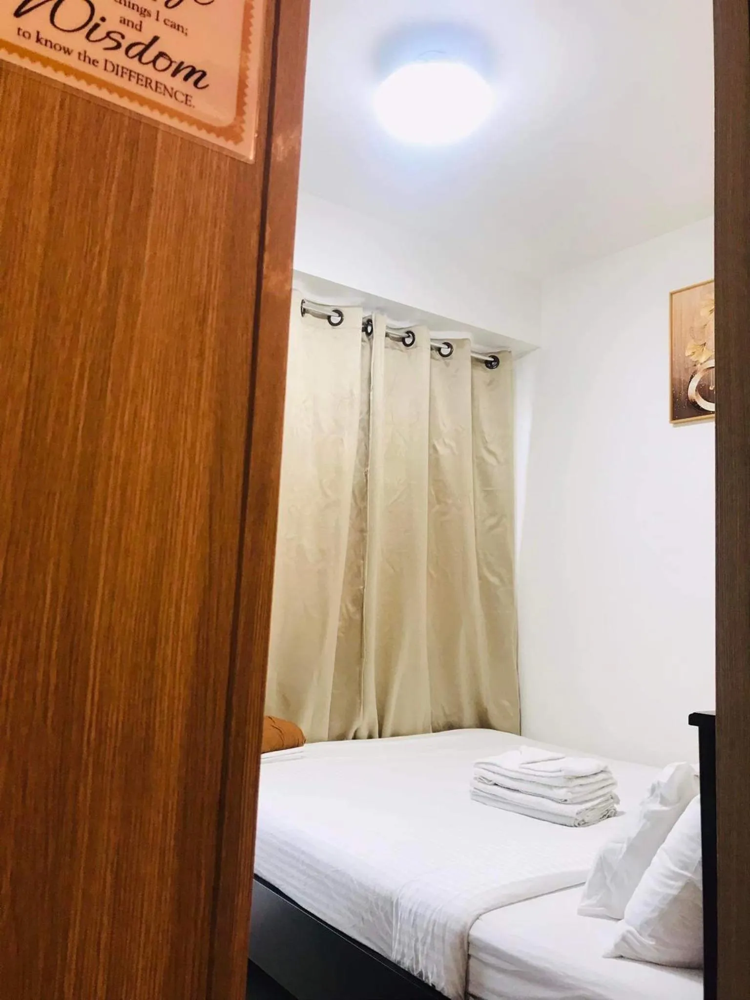 Bed in Shore One Condotel At Mall of Asia, Philippines