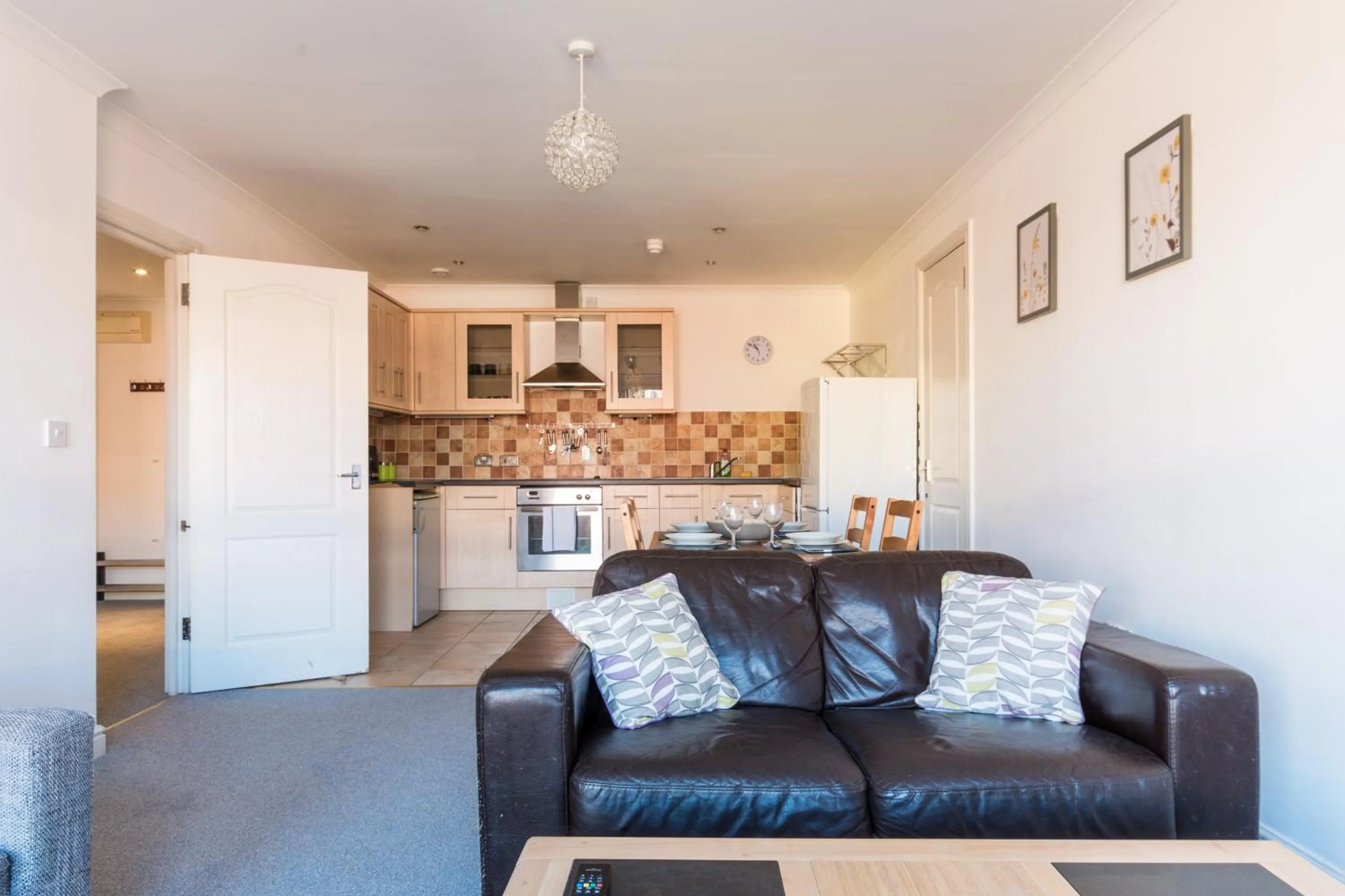 Kitchen or kitchenette in Old Town Apartments