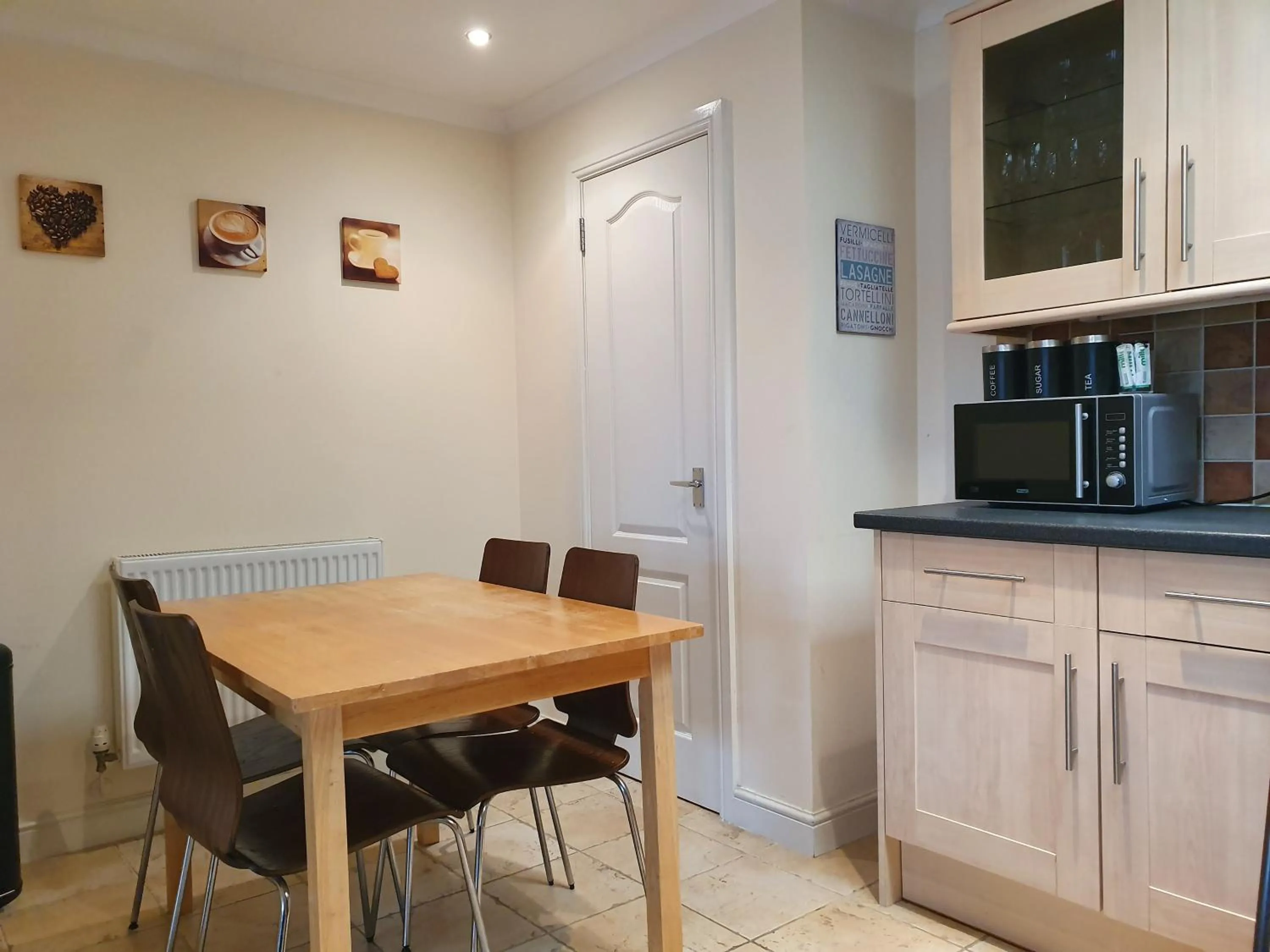 Kitchen or kitchenette in Old Town Apartments