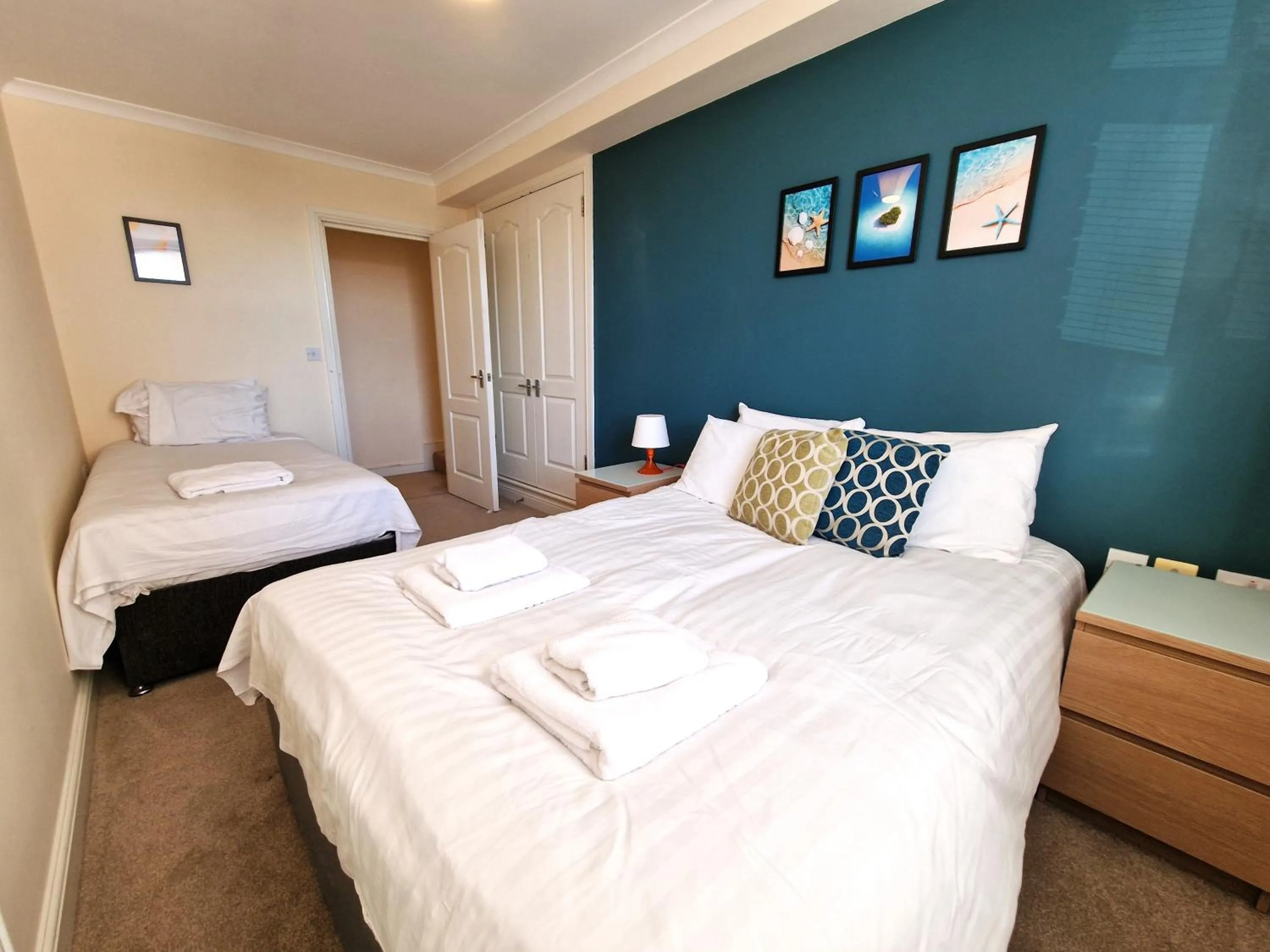 Bedroom, Bed in Old Town Apartments