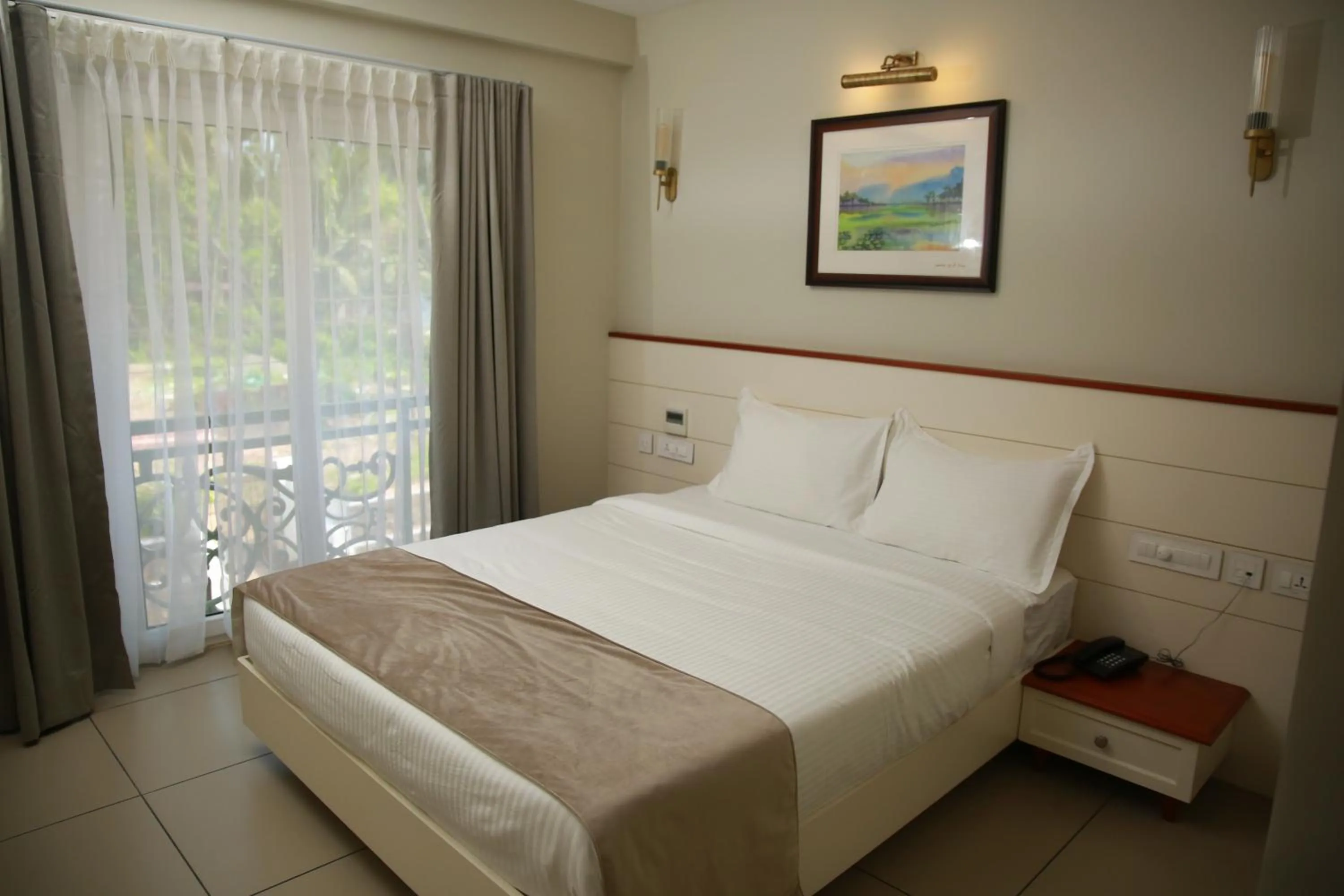 Photo of the whole room, Bed in PEARL MAHE
