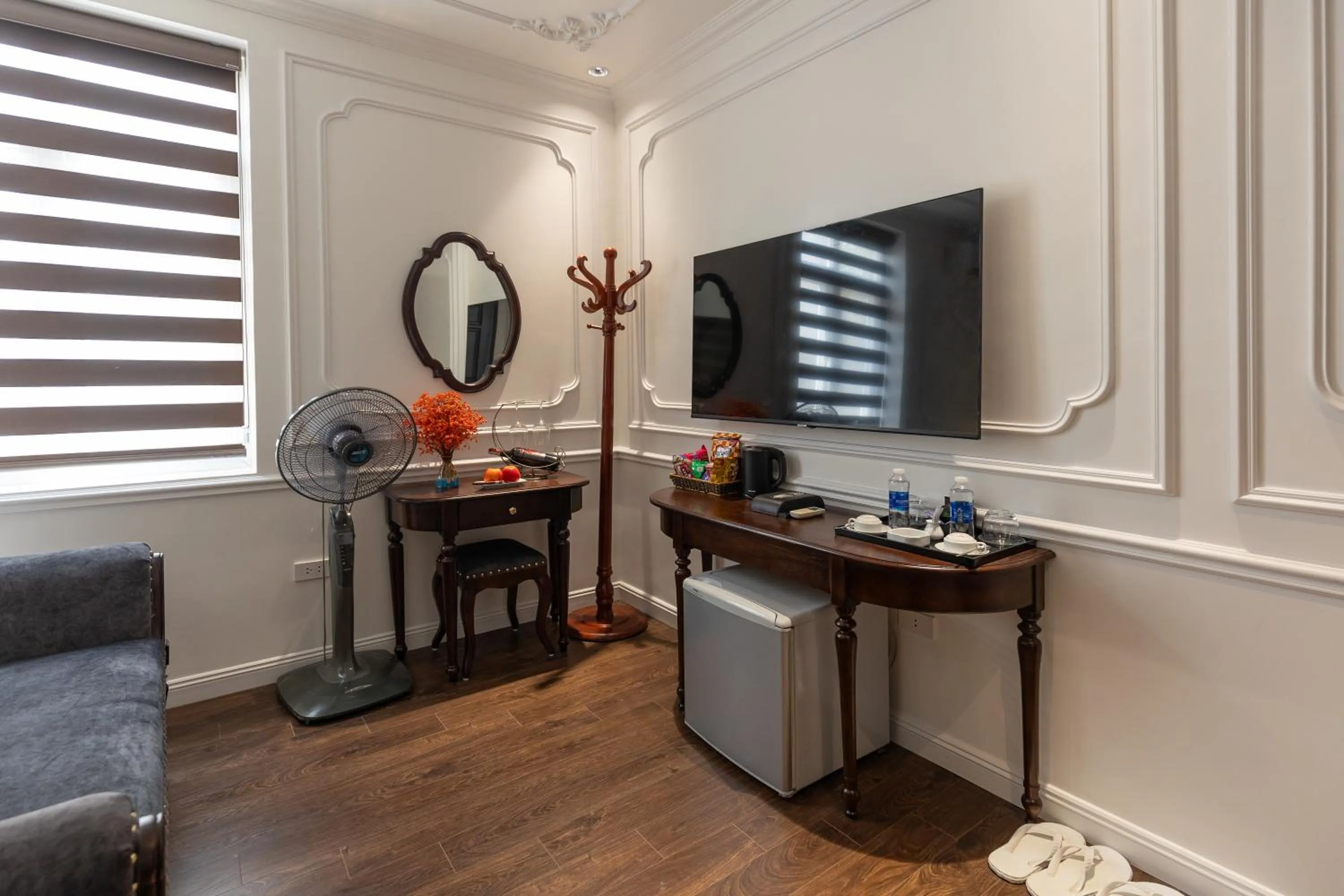 room service in Hoàng Gia Xa La Boutique Hotel