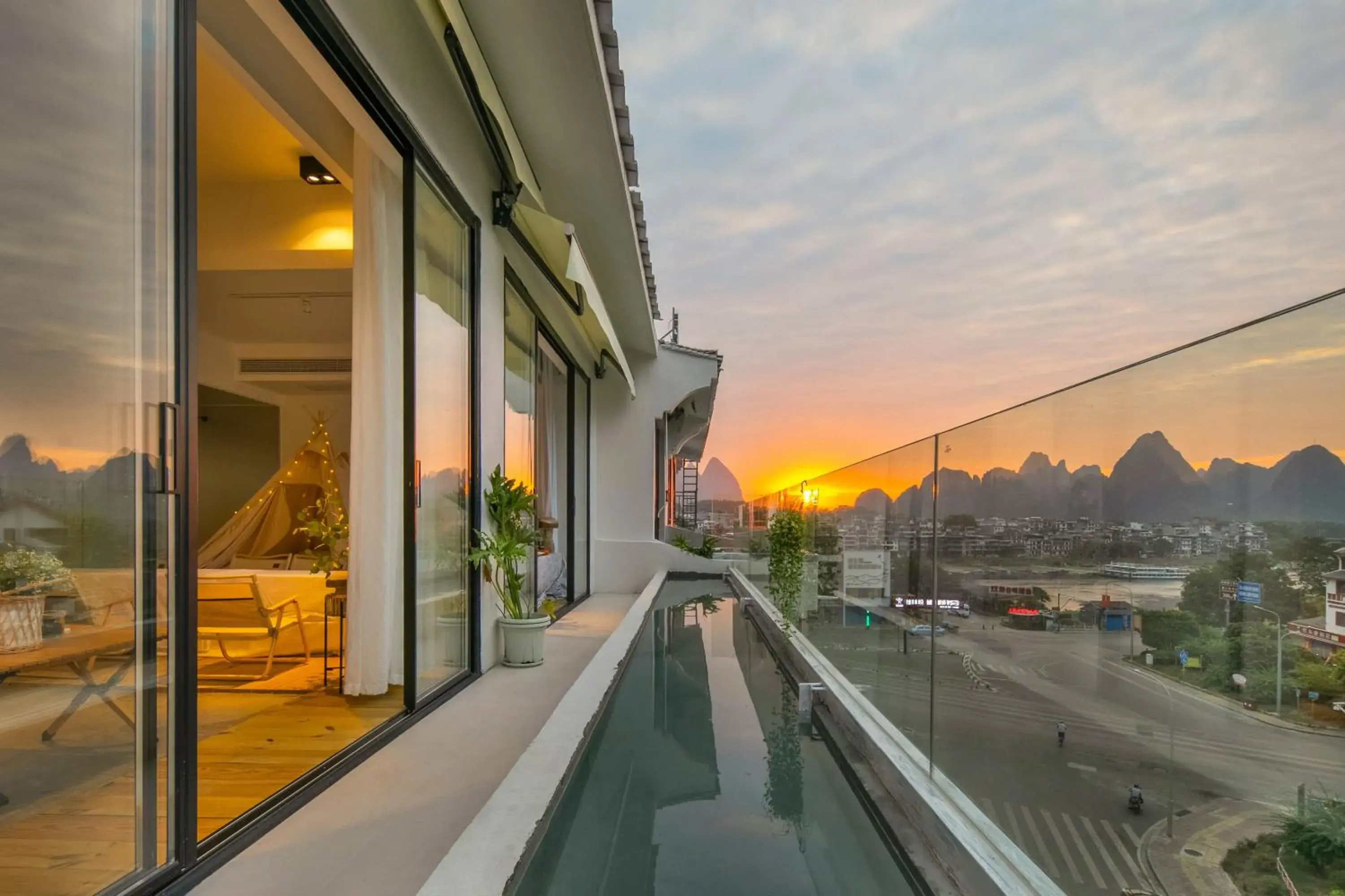 Suite with Lake View in IM Waiting Hotel Suite with Lake View in IM Waiting Hotel