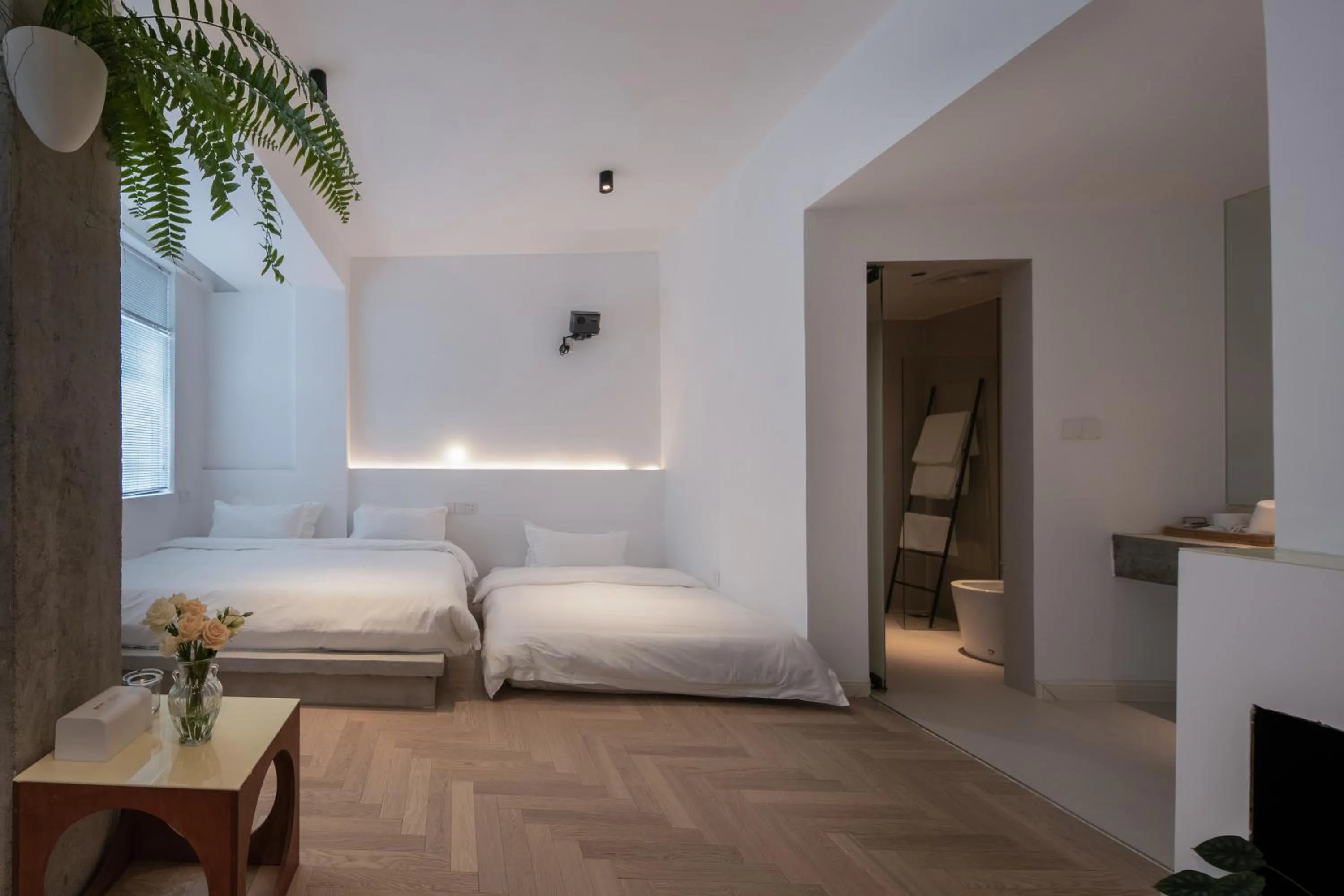 Bed in IM Waiting Hotel