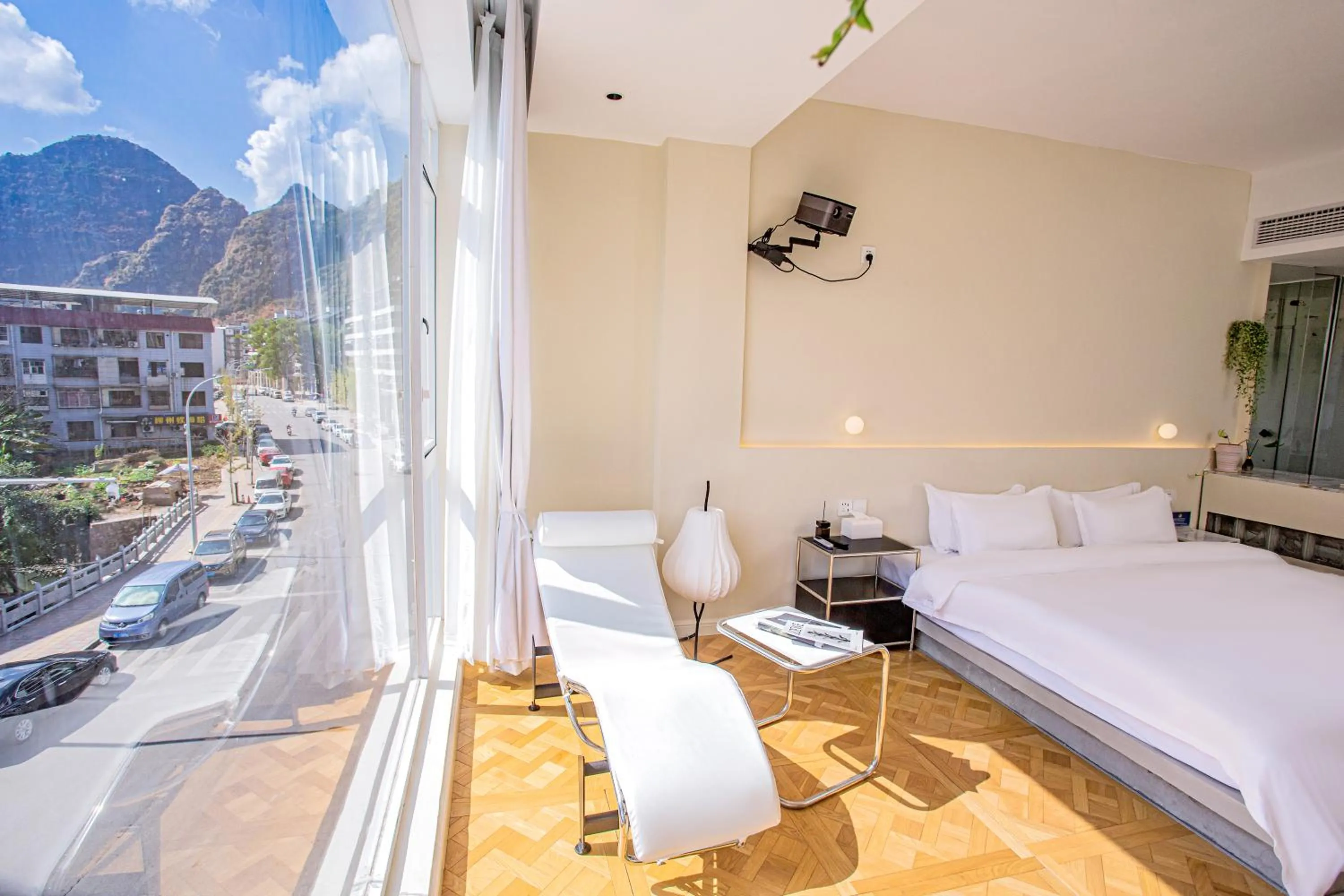 Bed in IM Waiting Hotel