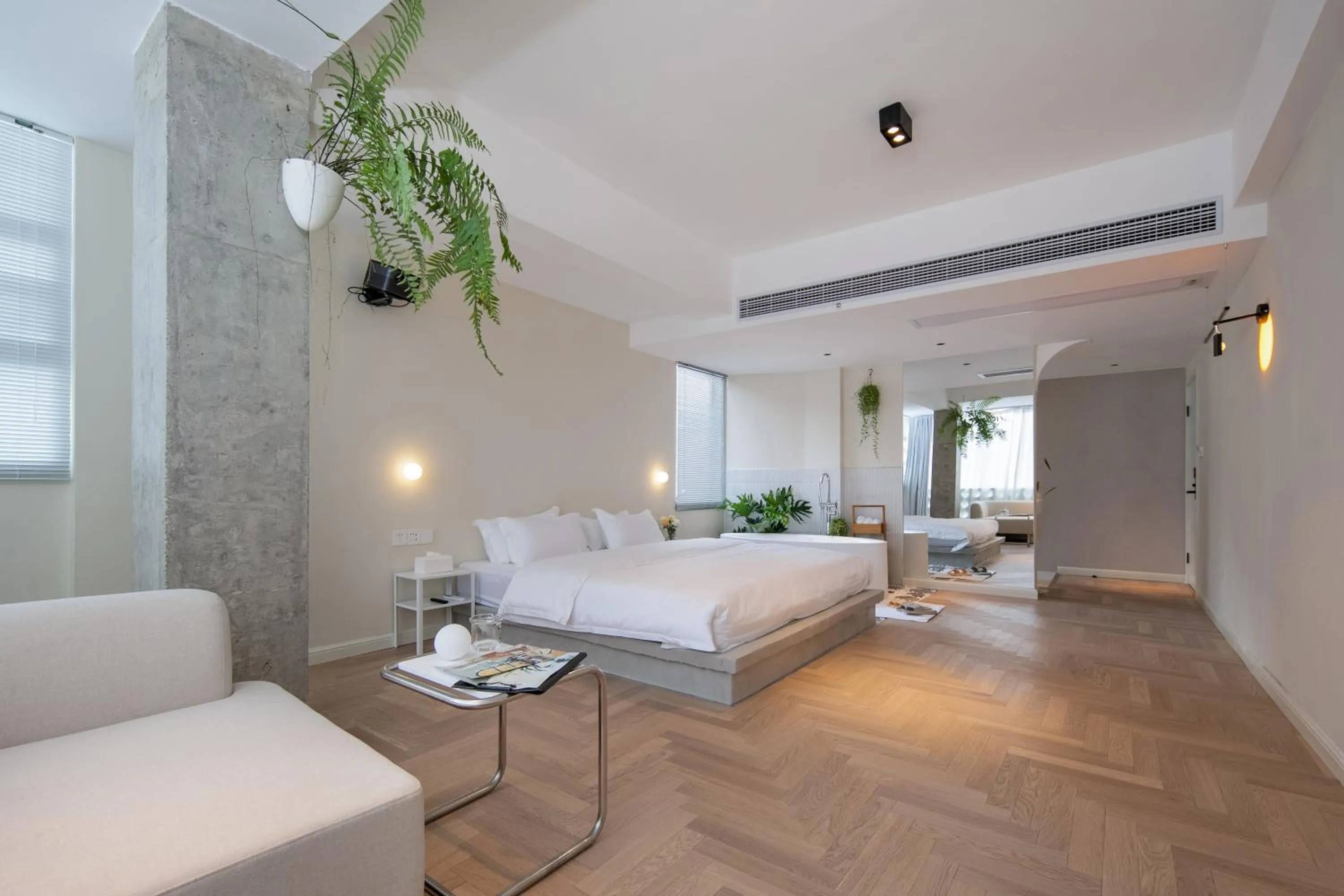 Bed in IM Waiting Hotel