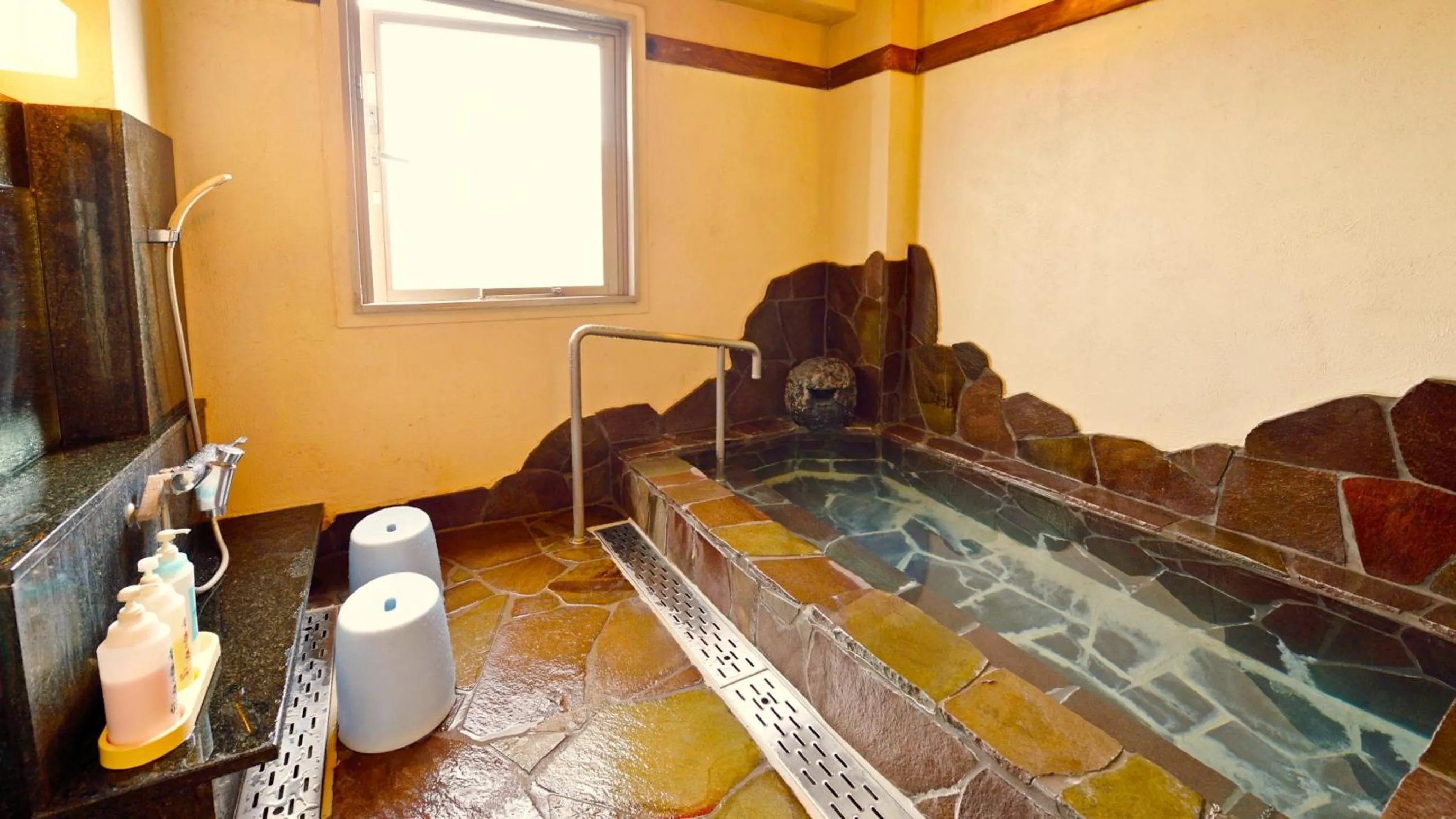 Hot Spring Bath in Hotel GRANDSPA AVENUE