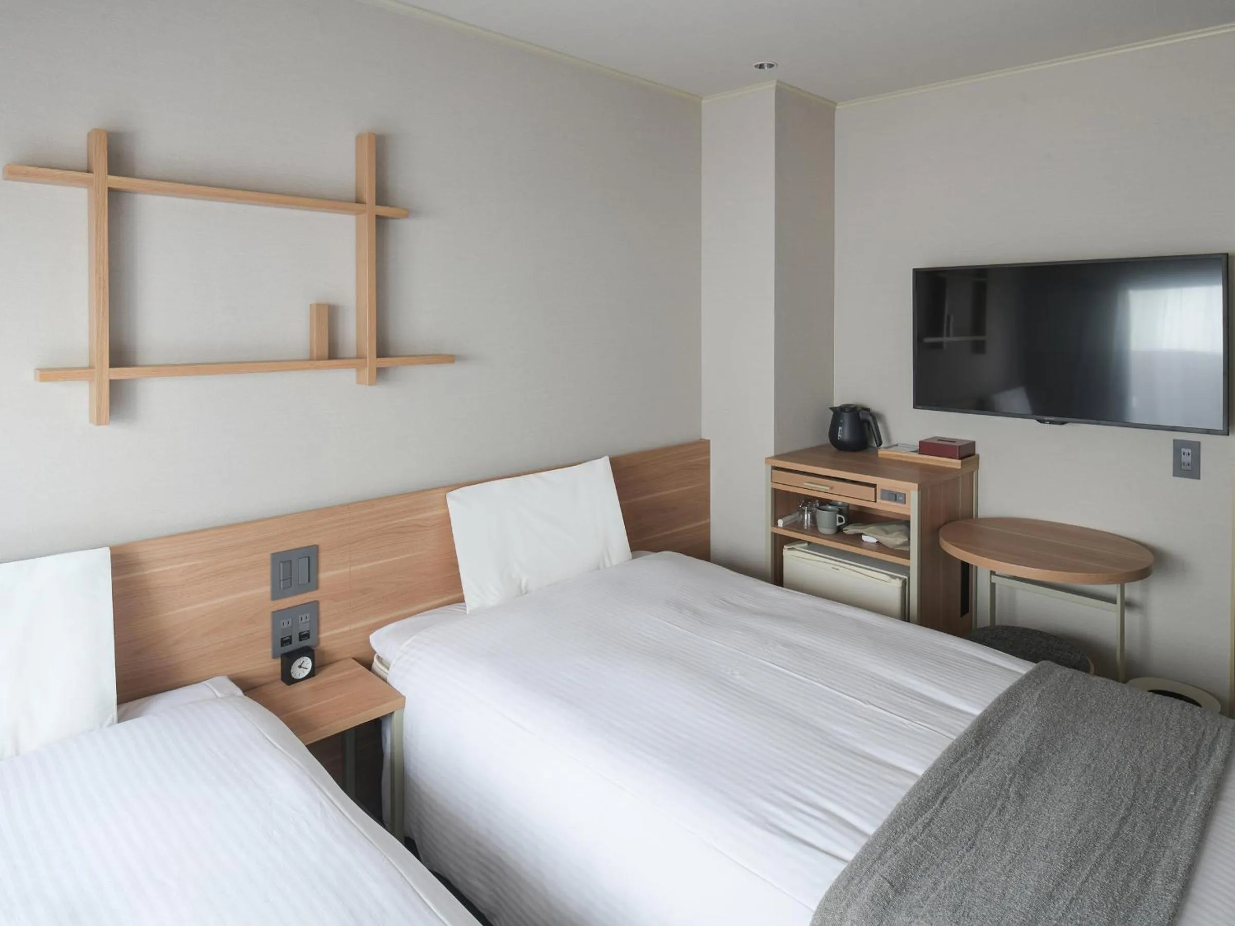 Quiet street view, Bed in Vessel Inn Asakusa Tsukuba Express