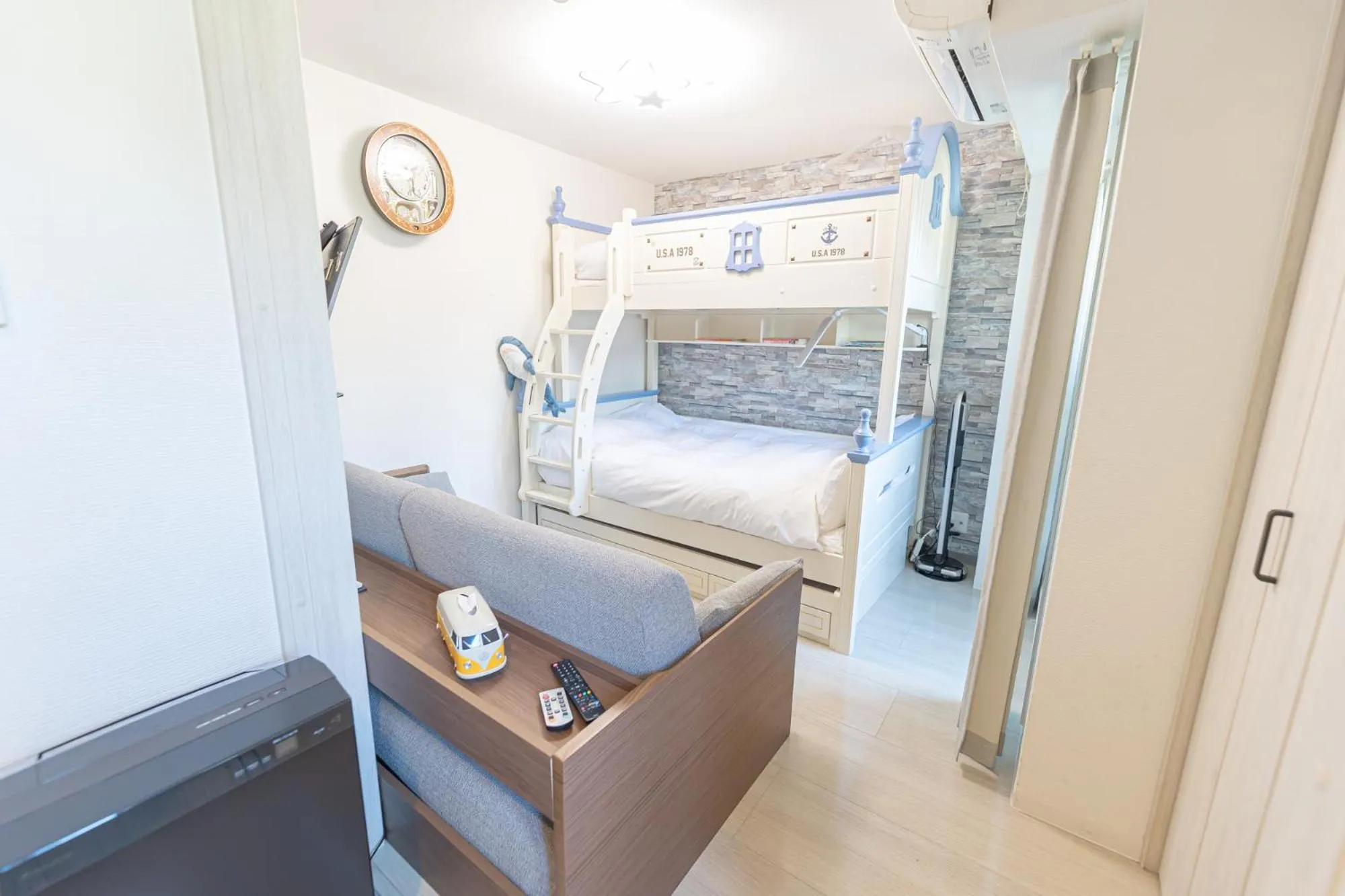 bunk bed, Bed in Guest House Nisso