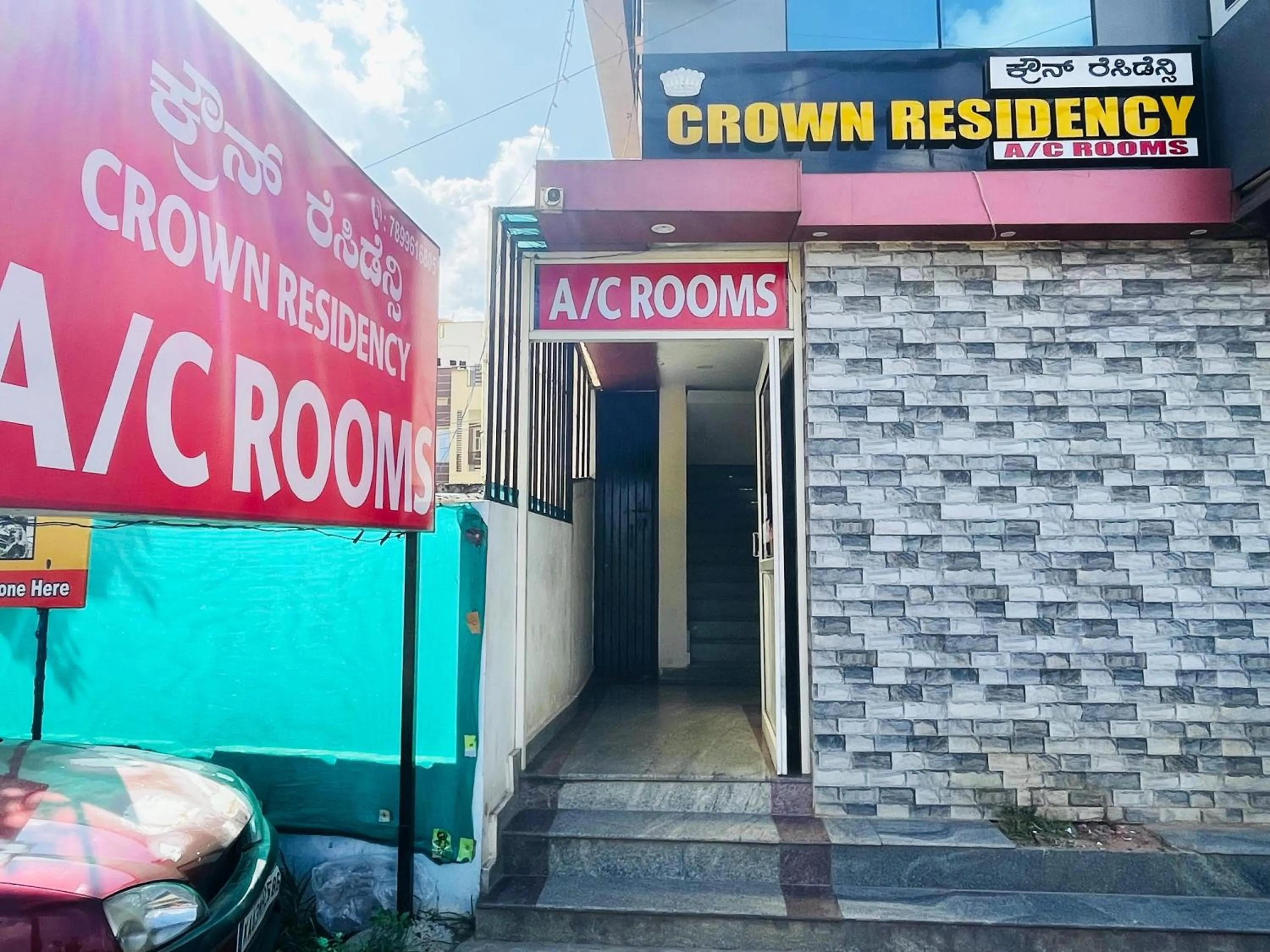 Facade/entrance in Crown Residency