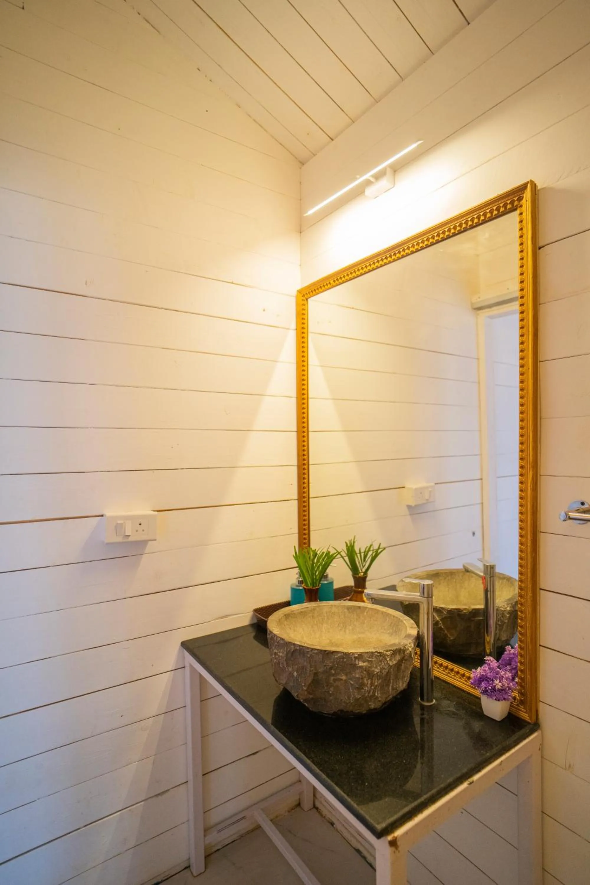 Bathroom in Shambho Retreat