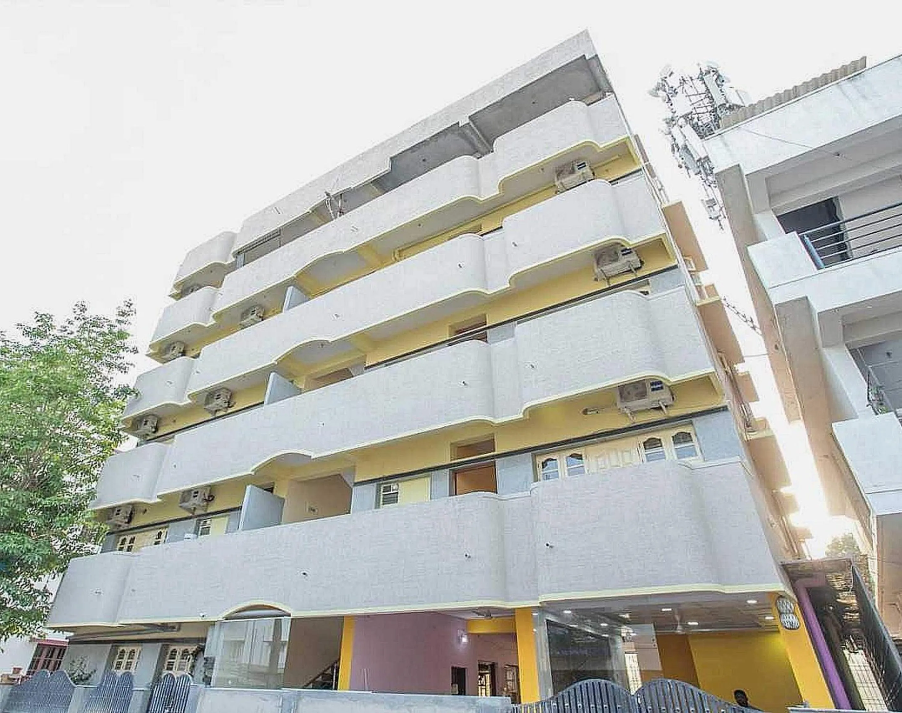 Facade/entrance in Hotel O Blossom Suites