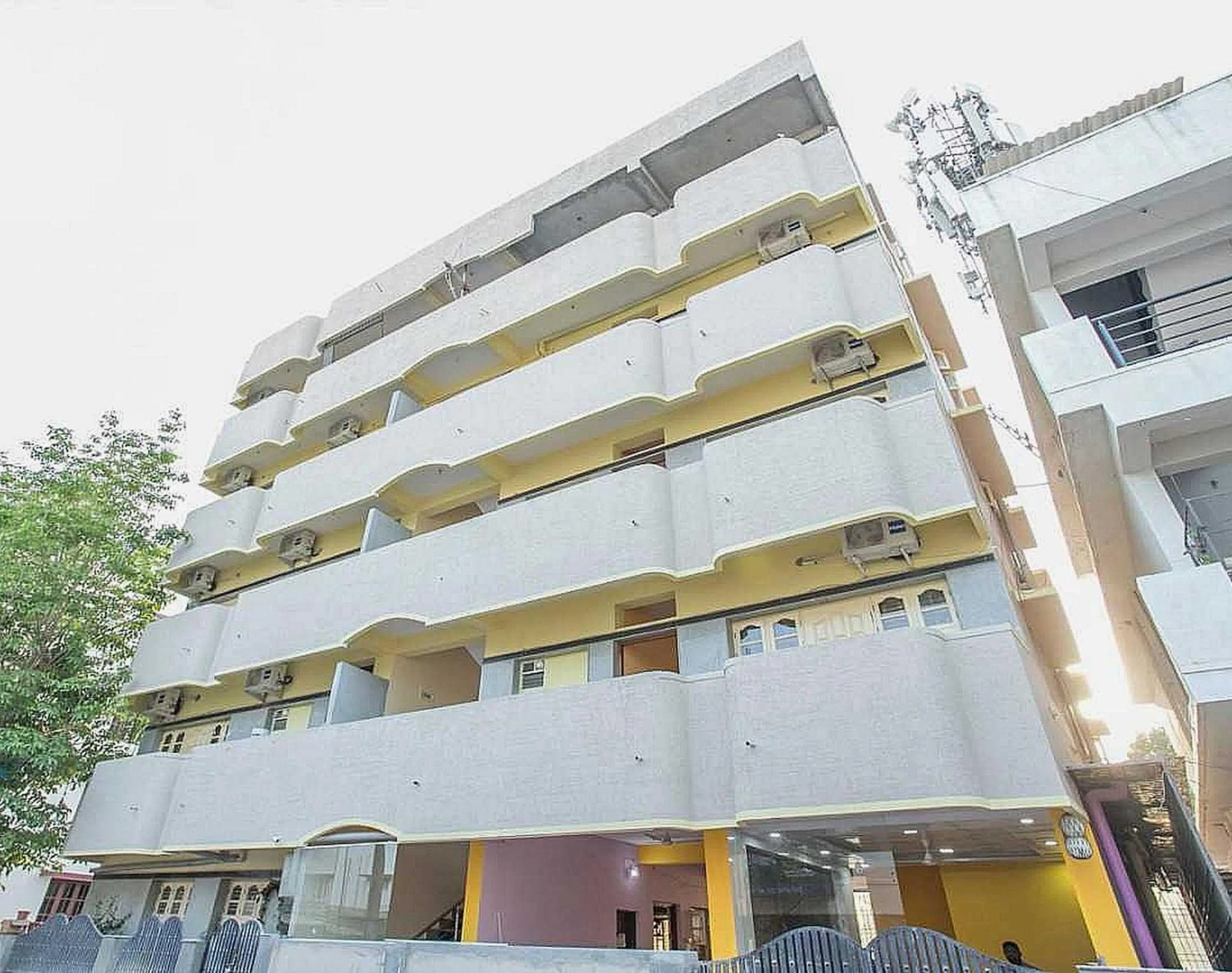 Facade/entrance in Hotel O Blossom Suites