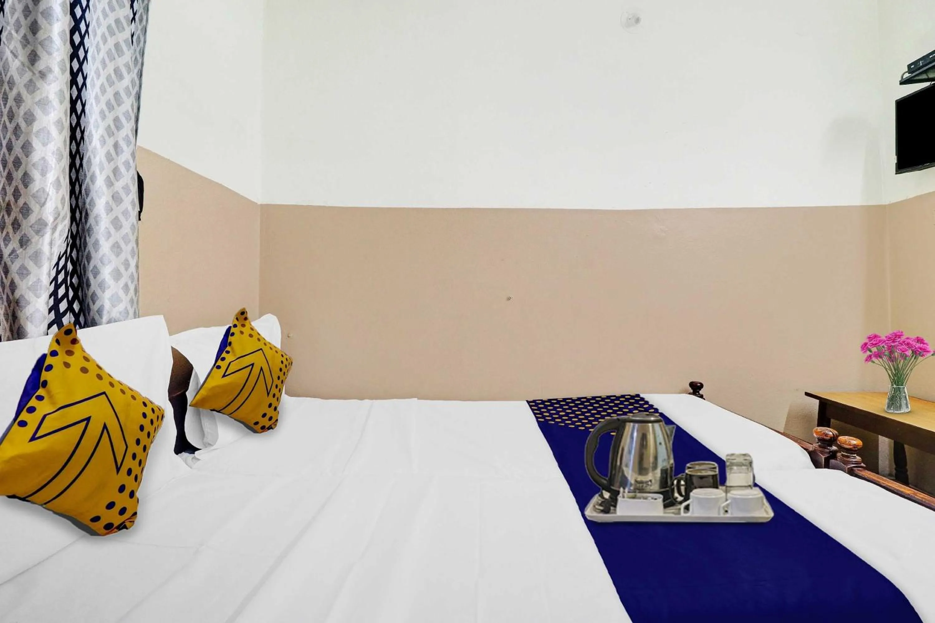 Bedroom, Bed in SPOT ON Sri Sai Lohith Lodge Near Secunderabad Railway Station