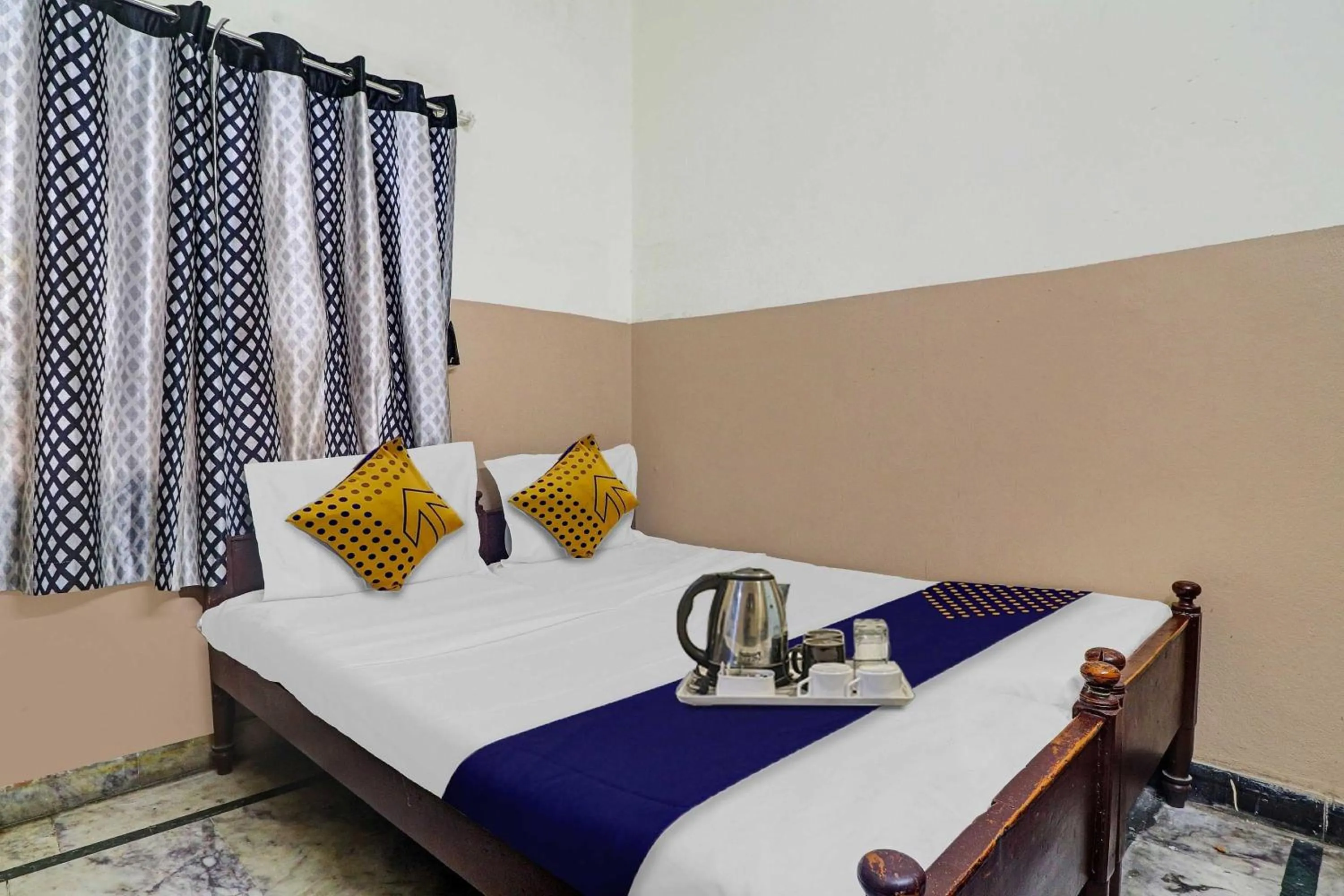 Bedroom, Bed in SPOT ON Sri Sai Lohith Lodge Near Secunderabad Railway Station