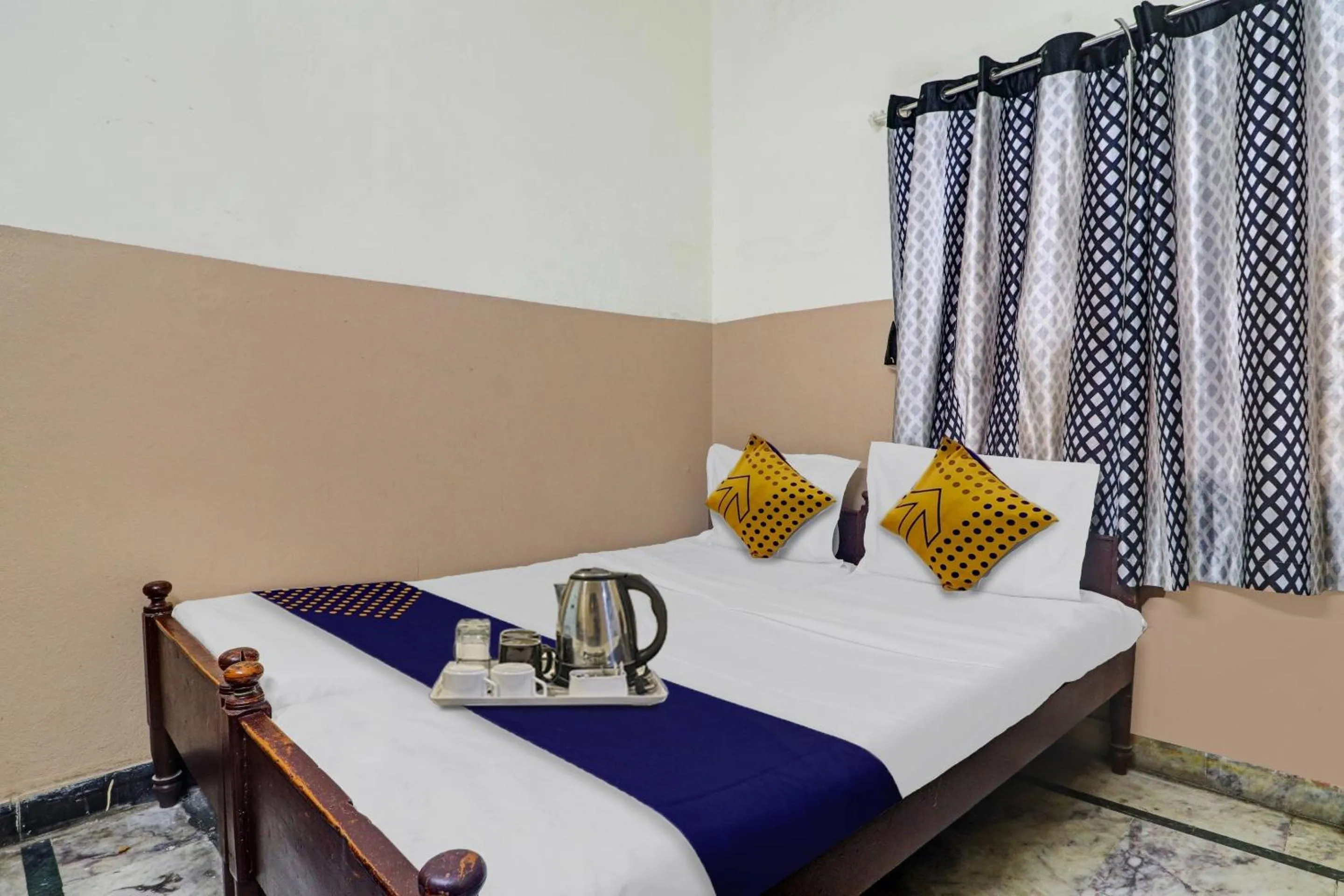 Bedroom, Bed in SPOT ON Sri Sai Lohith Lodge Near Secunderabad Railway Station