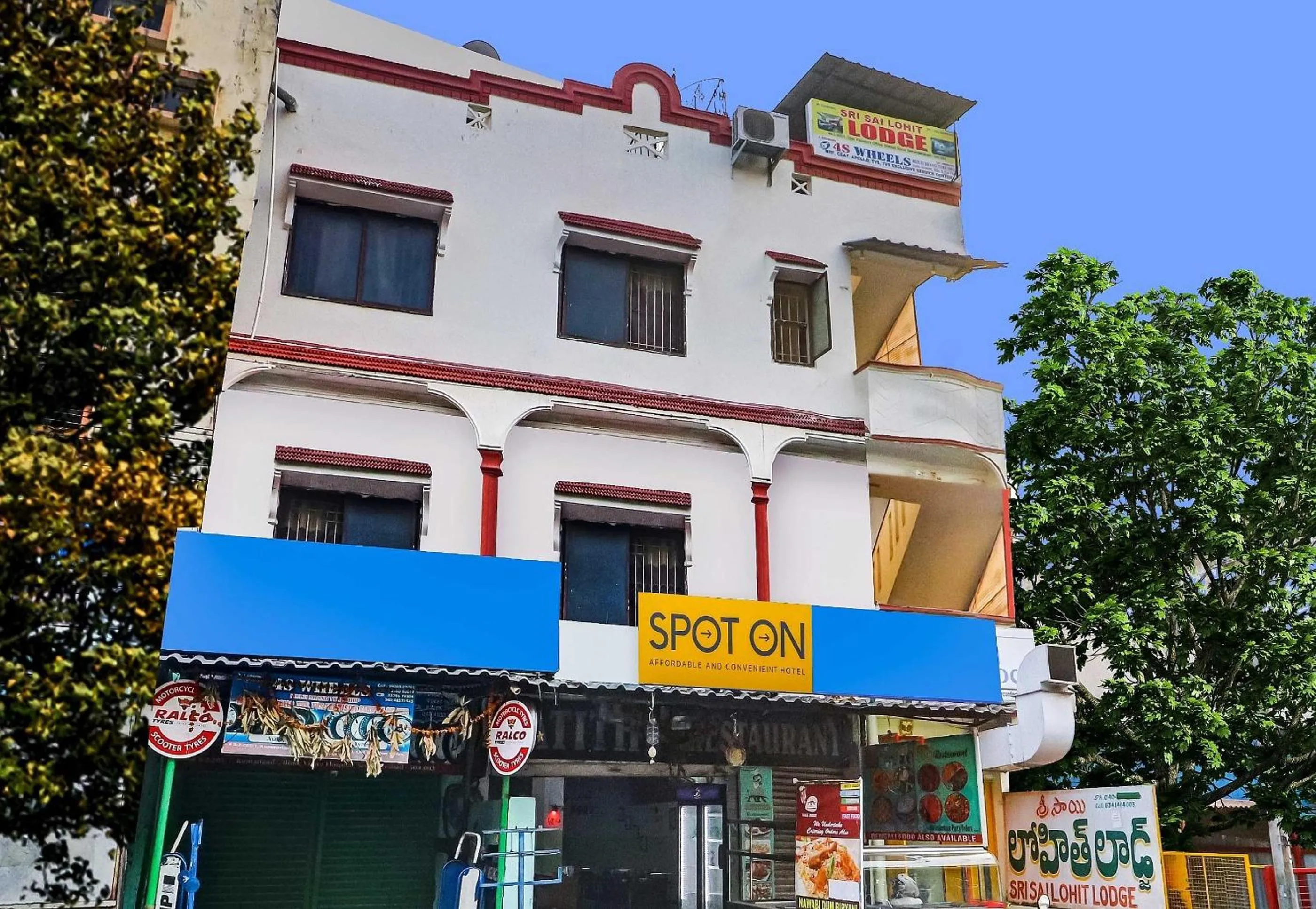 Facade/entrance in SPOT ON Sri Sai Lohith Lodge Near Secunderabad Railway Station