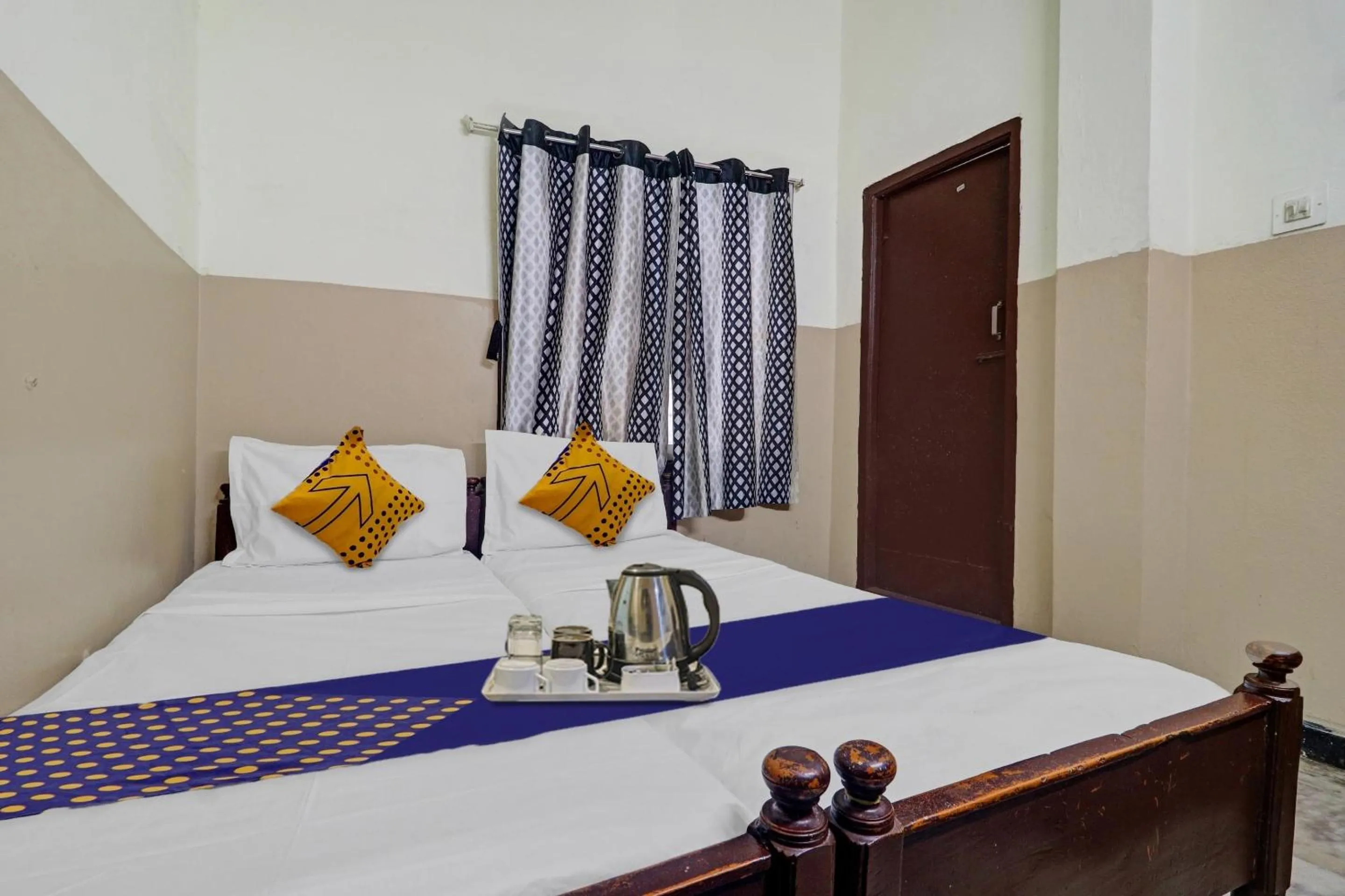 Bedroom, Bed in SPOT ON Sri Sai Lohith Lodge Near Secunderabad Railway Station