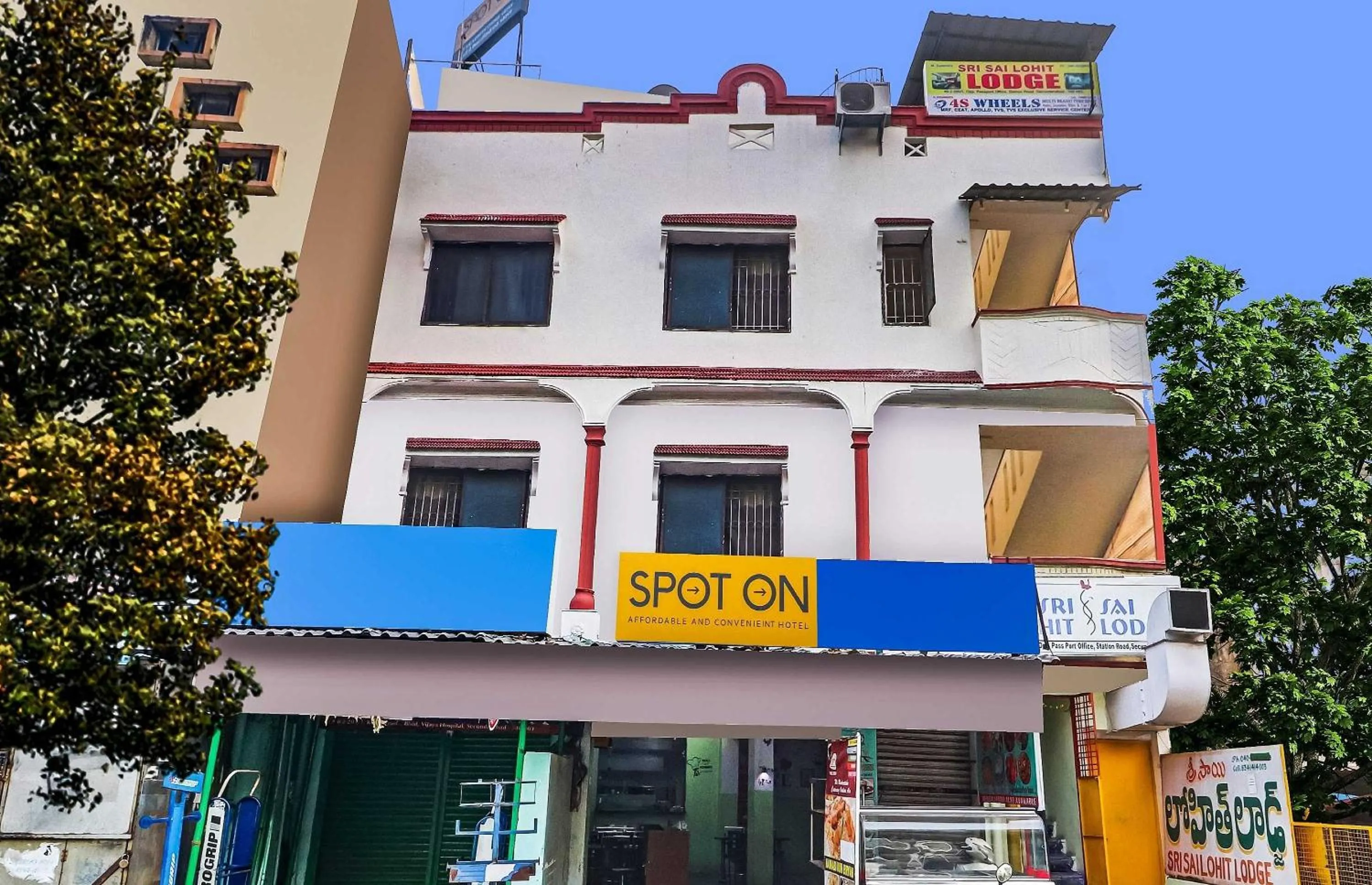 Facade/entrance in SPOT ON Sri Sai Lohith Lodge Near Secunderabad Railway Station