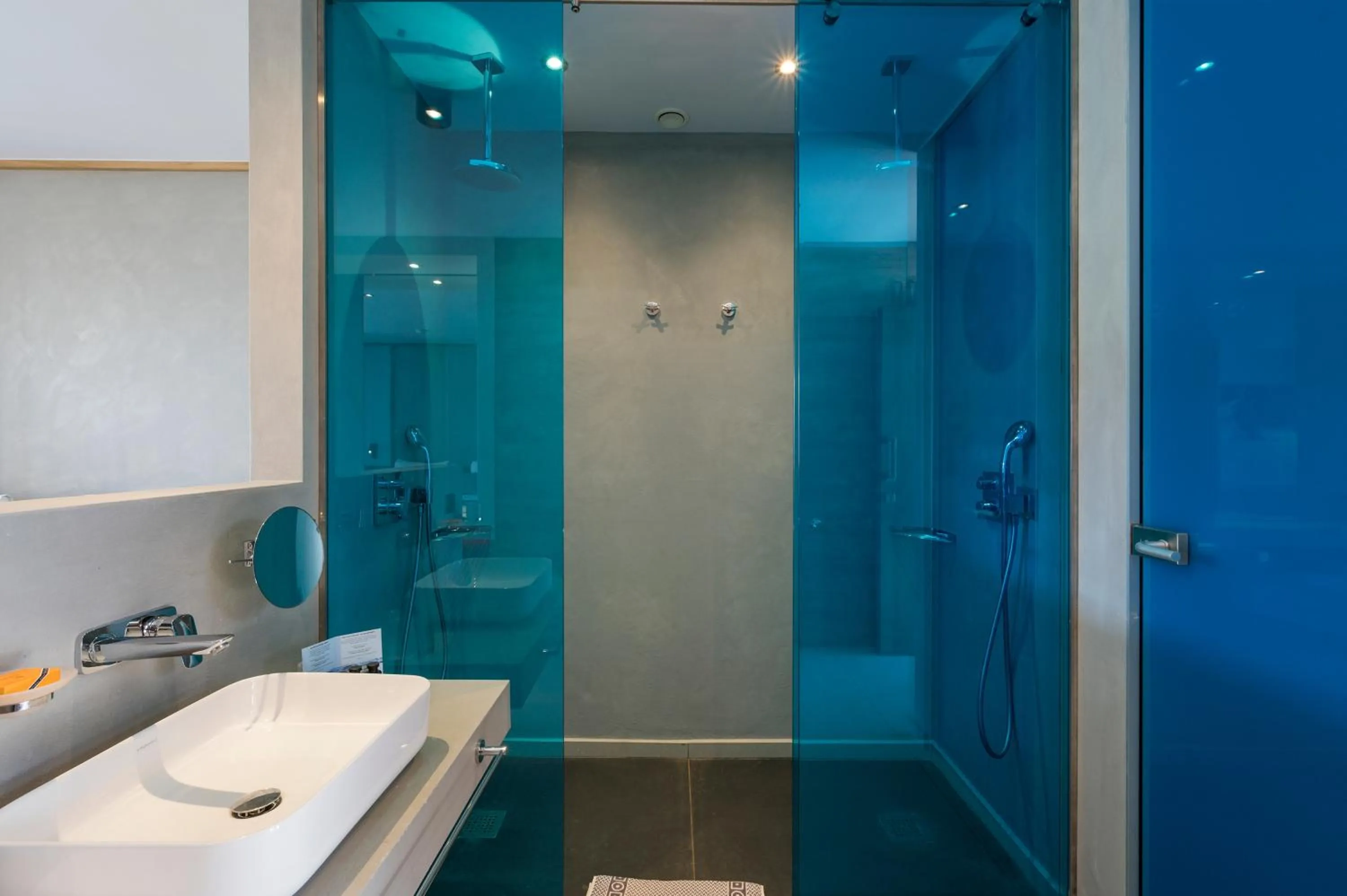 Shower in Harmony Boutique Resort - Adults oriented