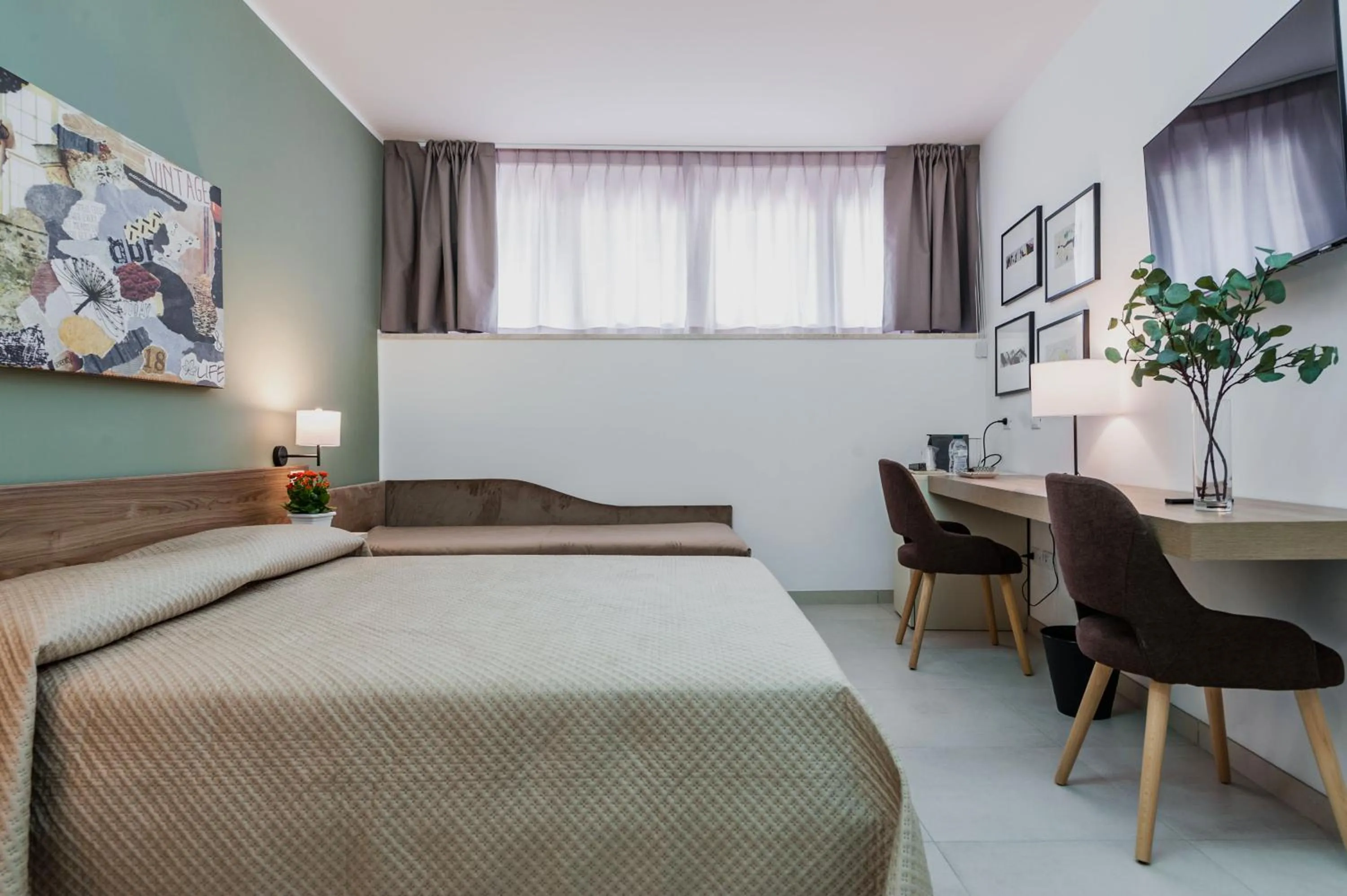 Bedroom, Bed in Archimede's Rooms