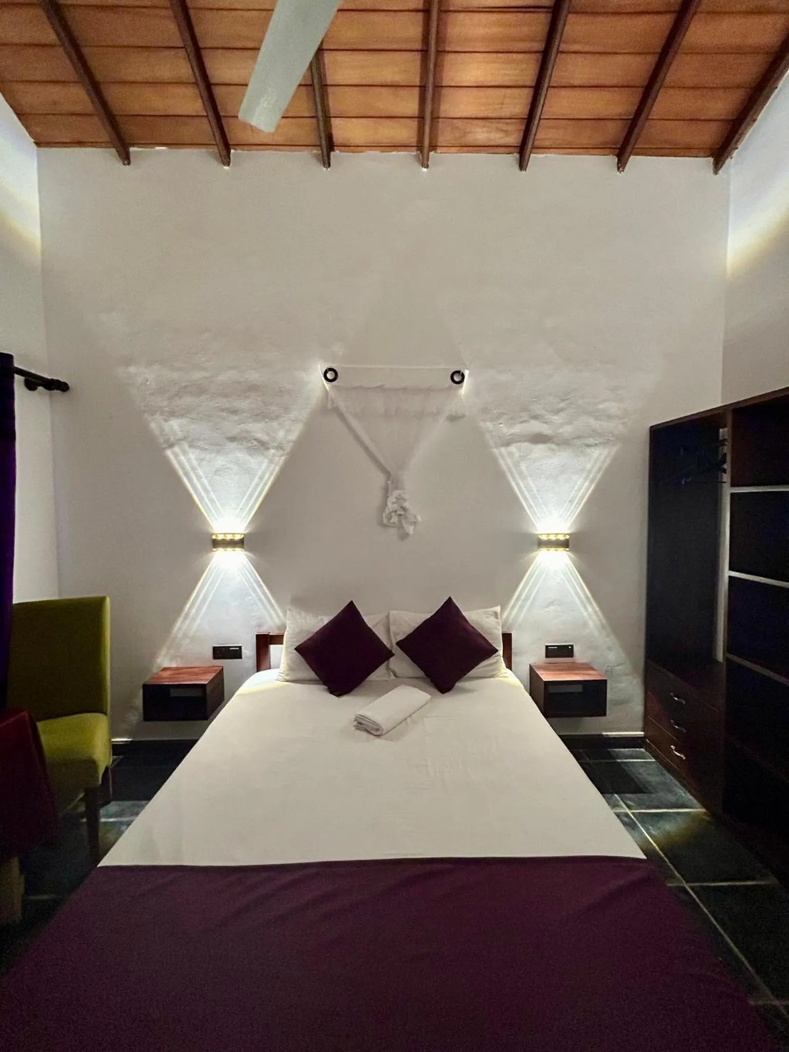 Bed in Reef Bungalow Hotel