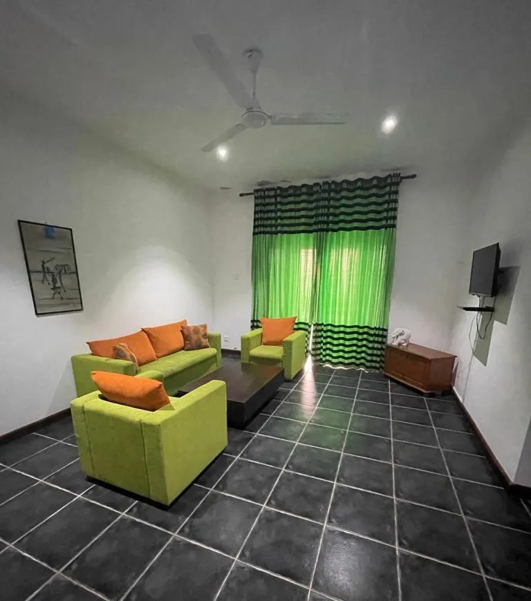 TV and multimedia in Reef Bungalow Hotel