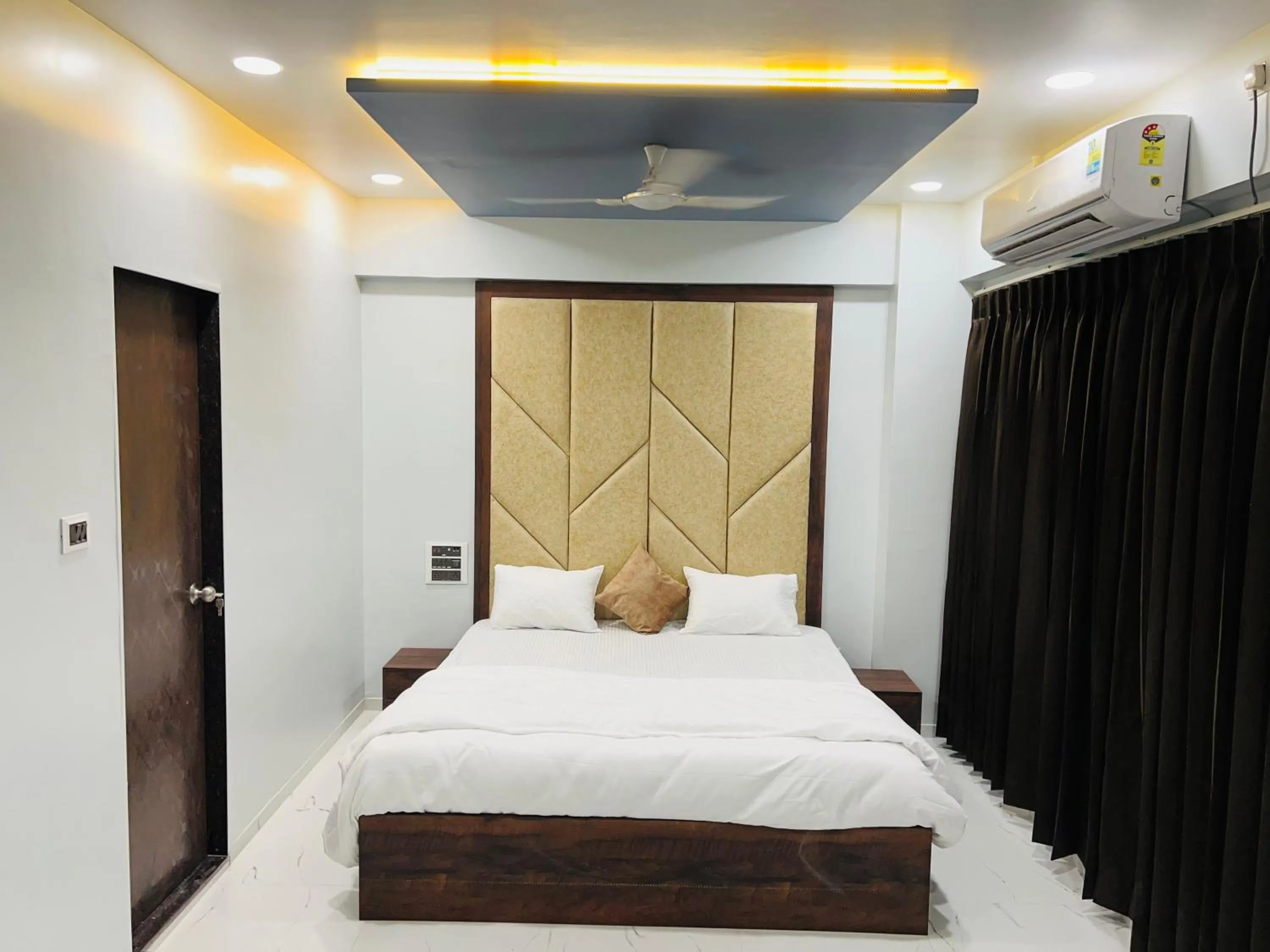 Bed in Hotel New City Light