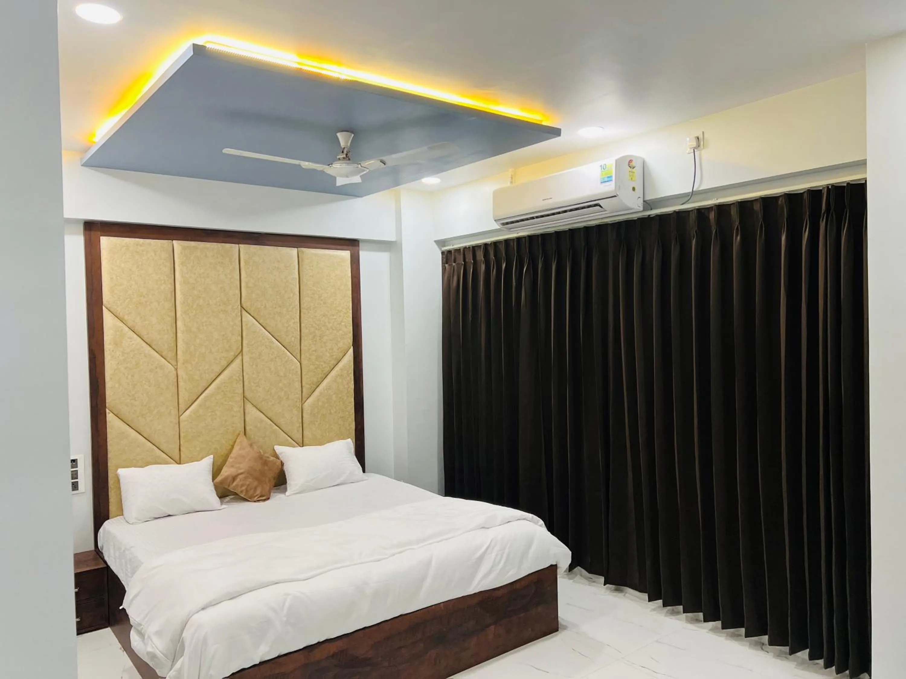 Bed in Hotel New City Light