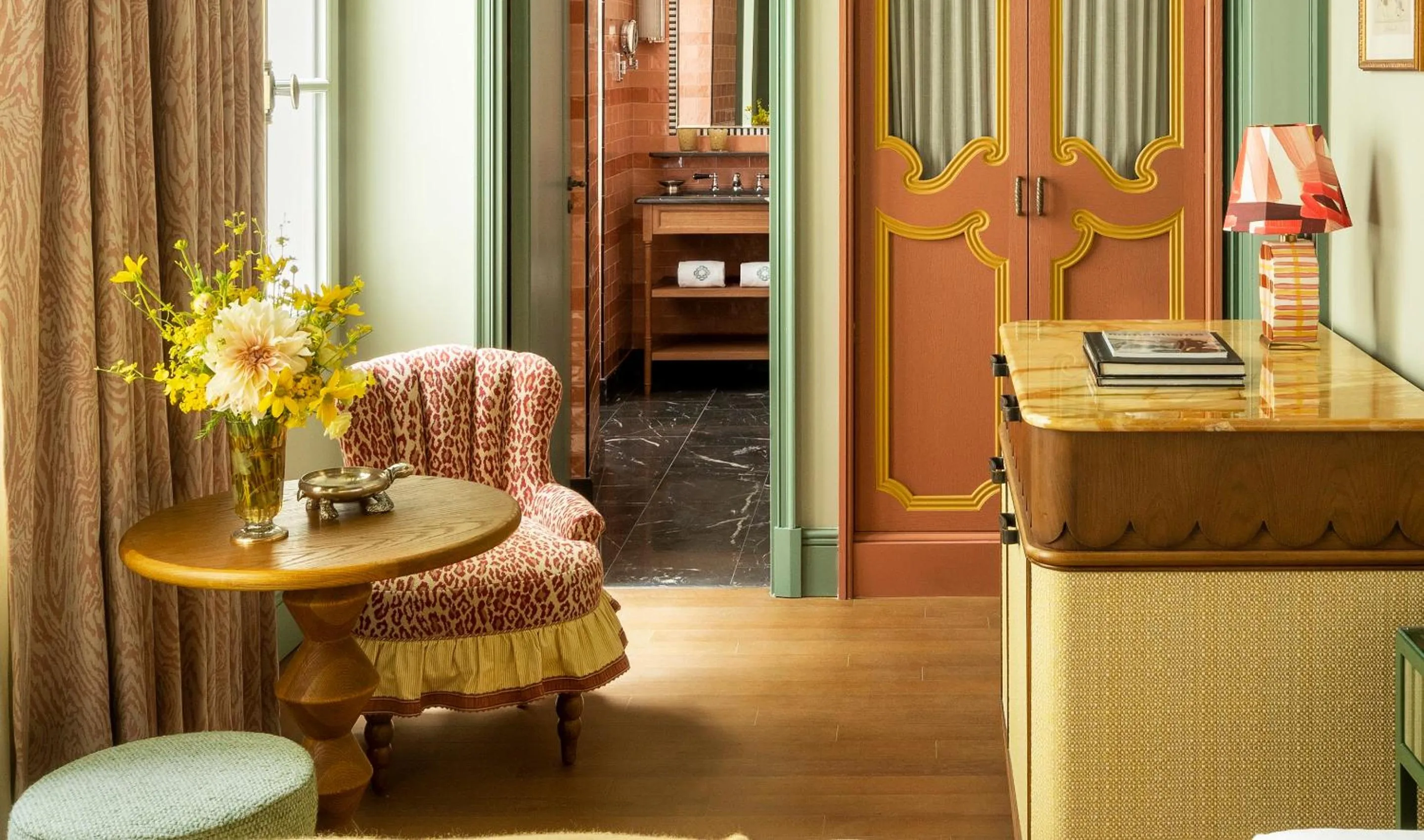 Seating area in Le Grand Mazarin