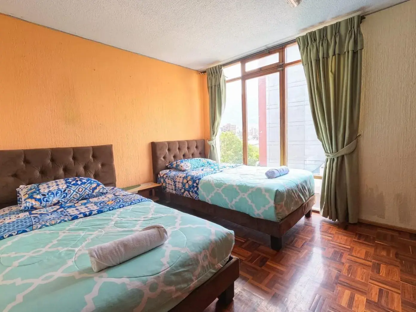 Budget Double Room - single occupancy in Blue house La Floresta Budget Double Room - single occupancy in Blue house La Floresta