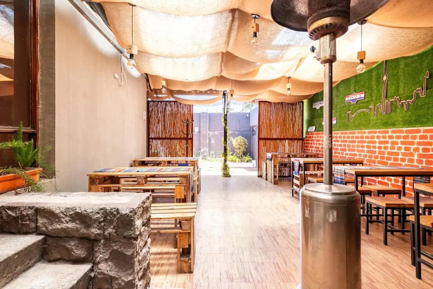 Restaurant/places to eat in Blue house La Floresta