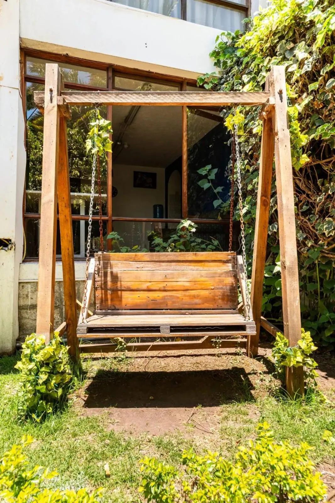 Garden view in Blue house La Floresta