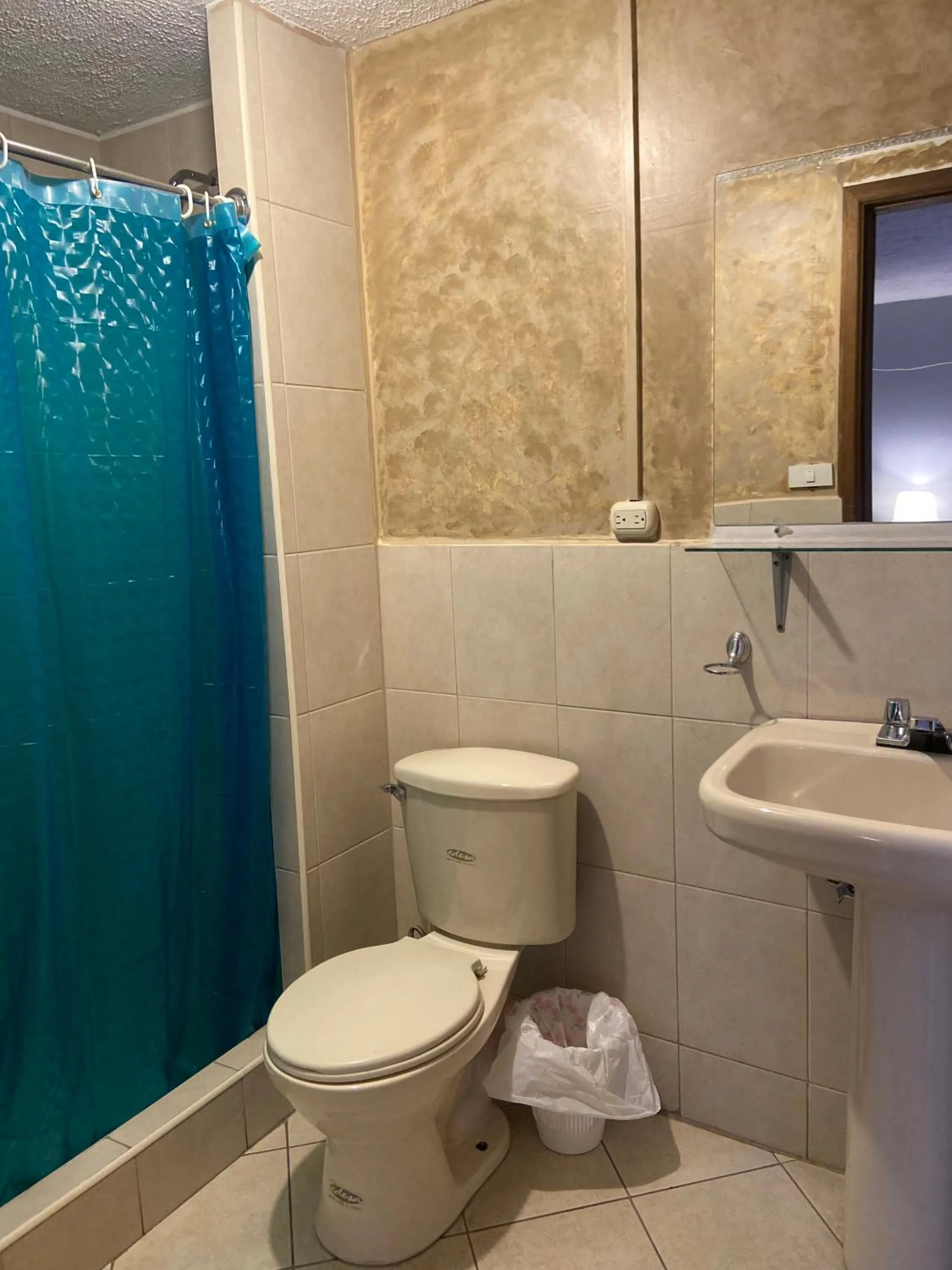 Bathroom in Blue house La Floresta