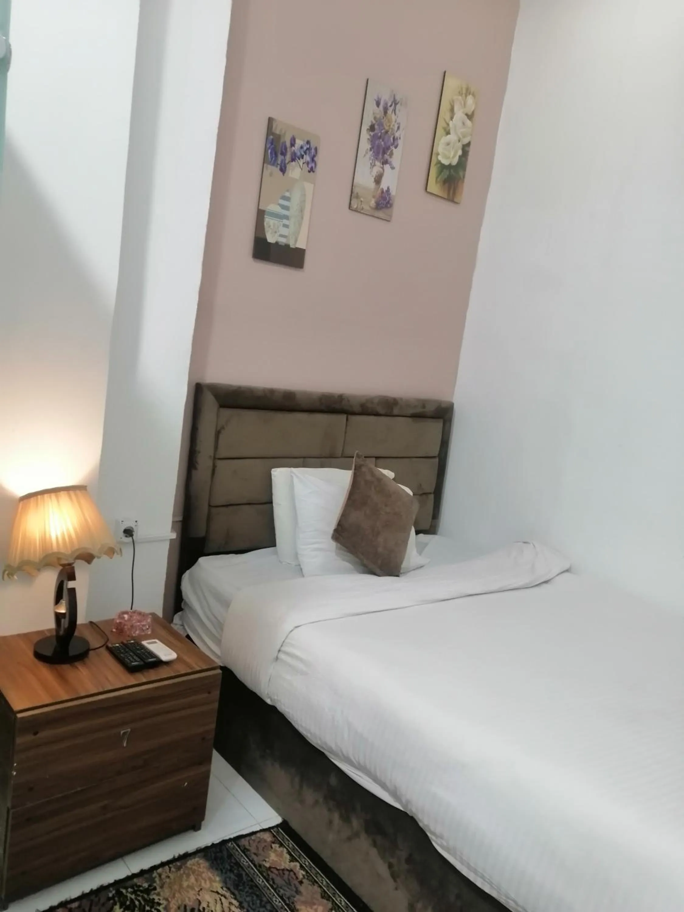 Bedroom, Bed in Gardenia Hotel