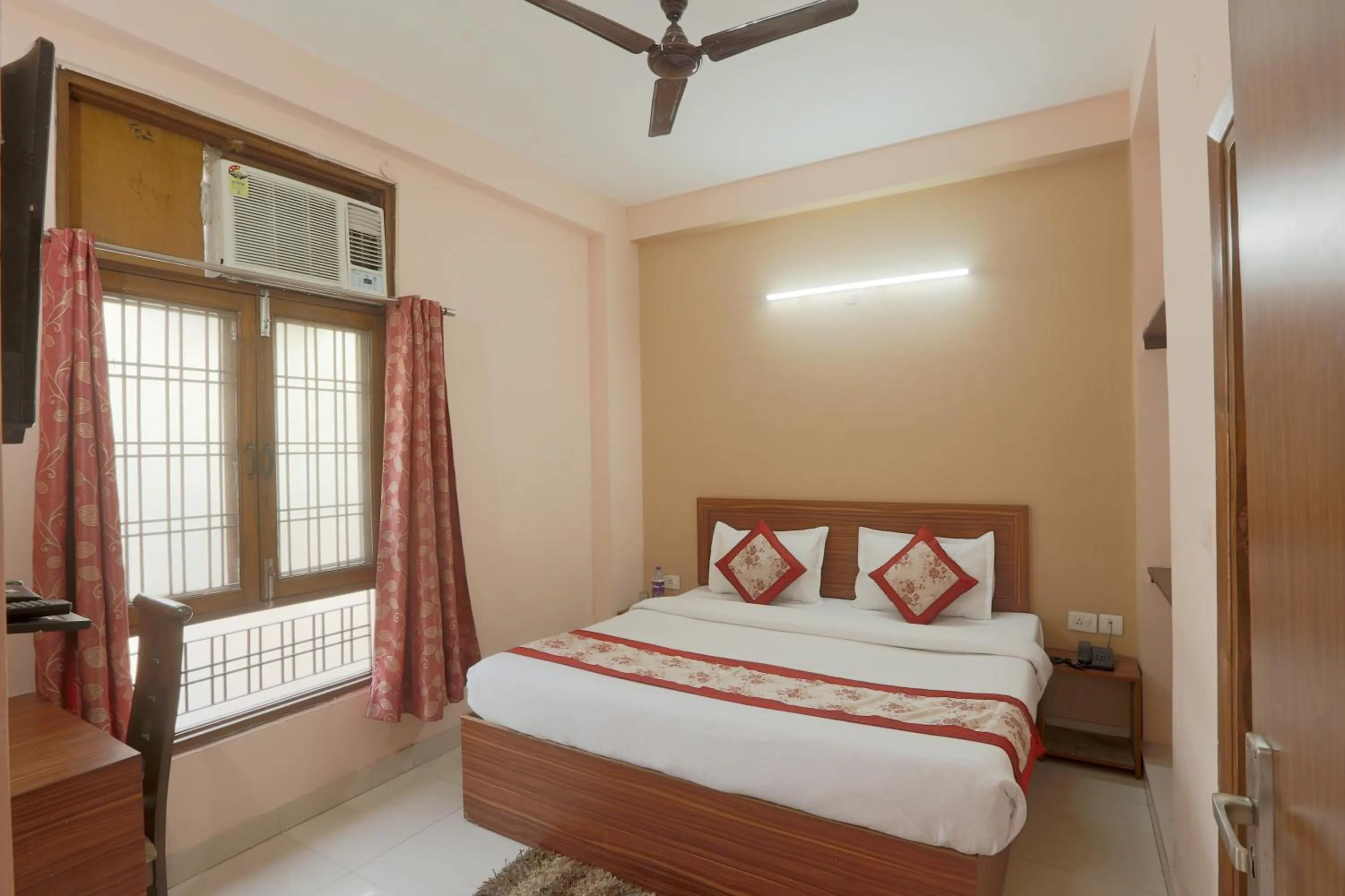 Bed in Hotel Ginger Palace By Aura