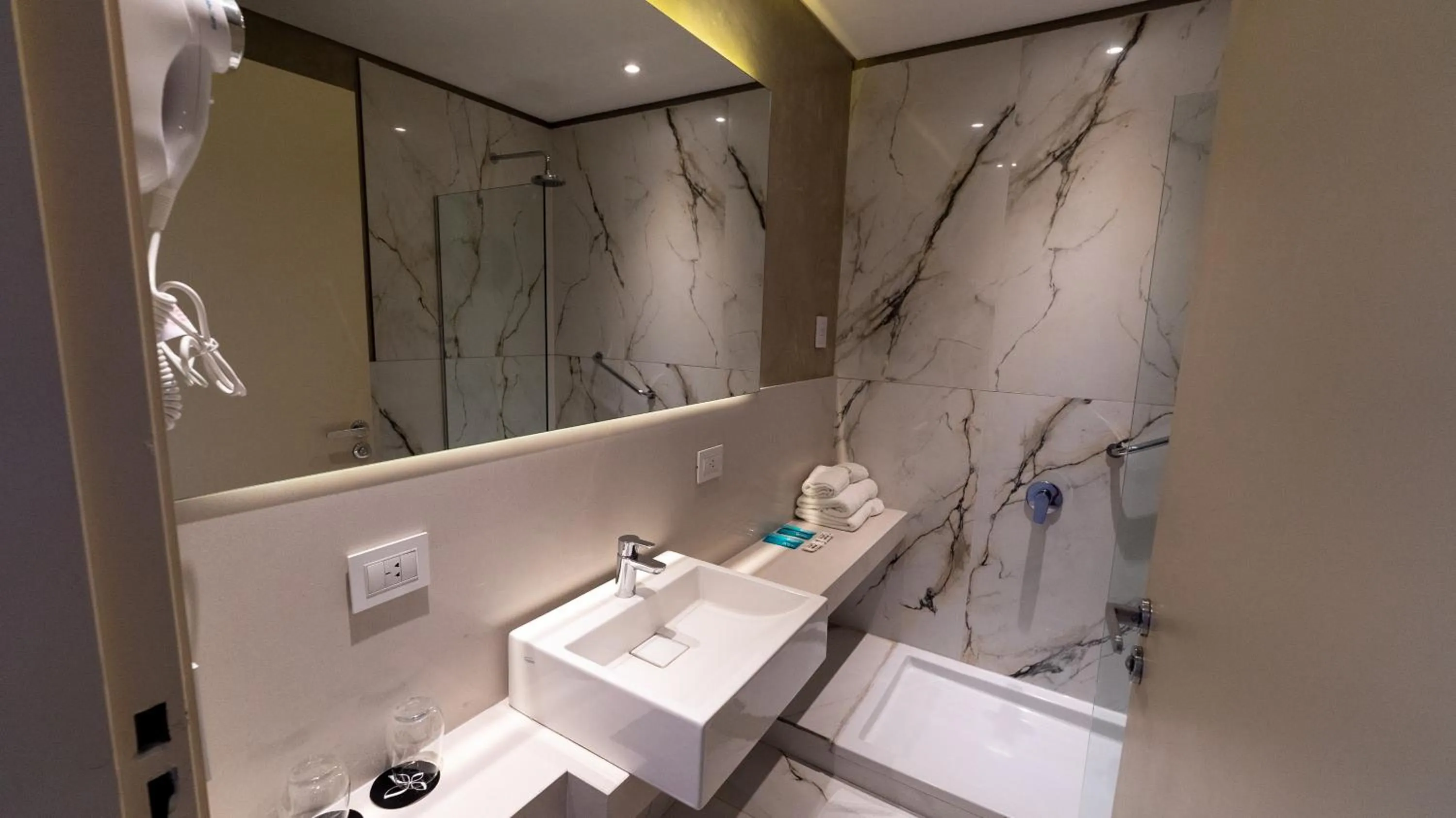 Bathroom in Hotel Treinta-Seis