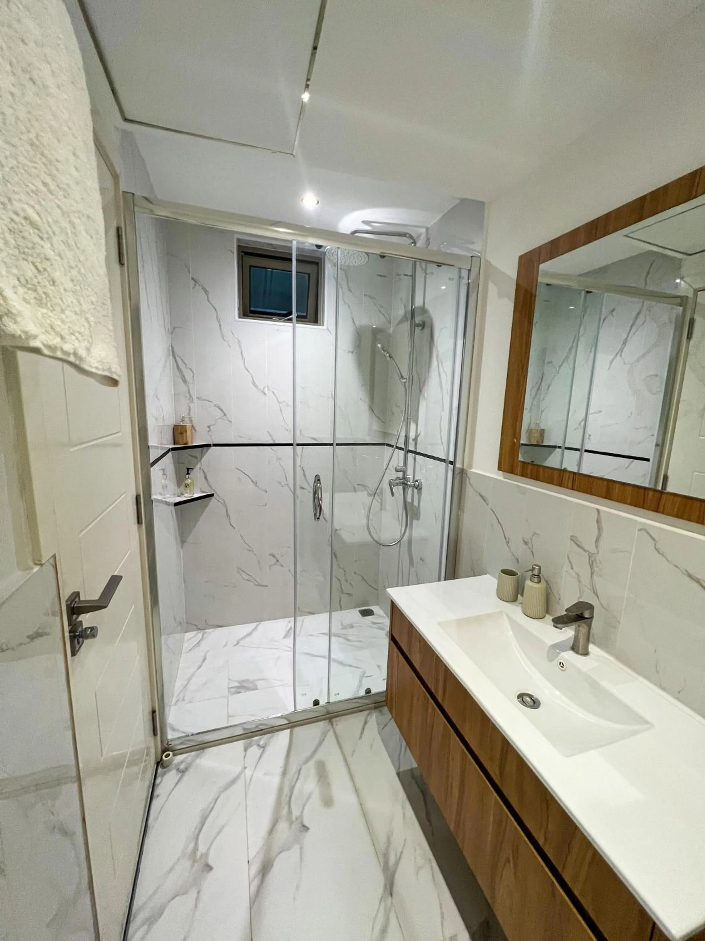 Shower in Tourist Inn Grand