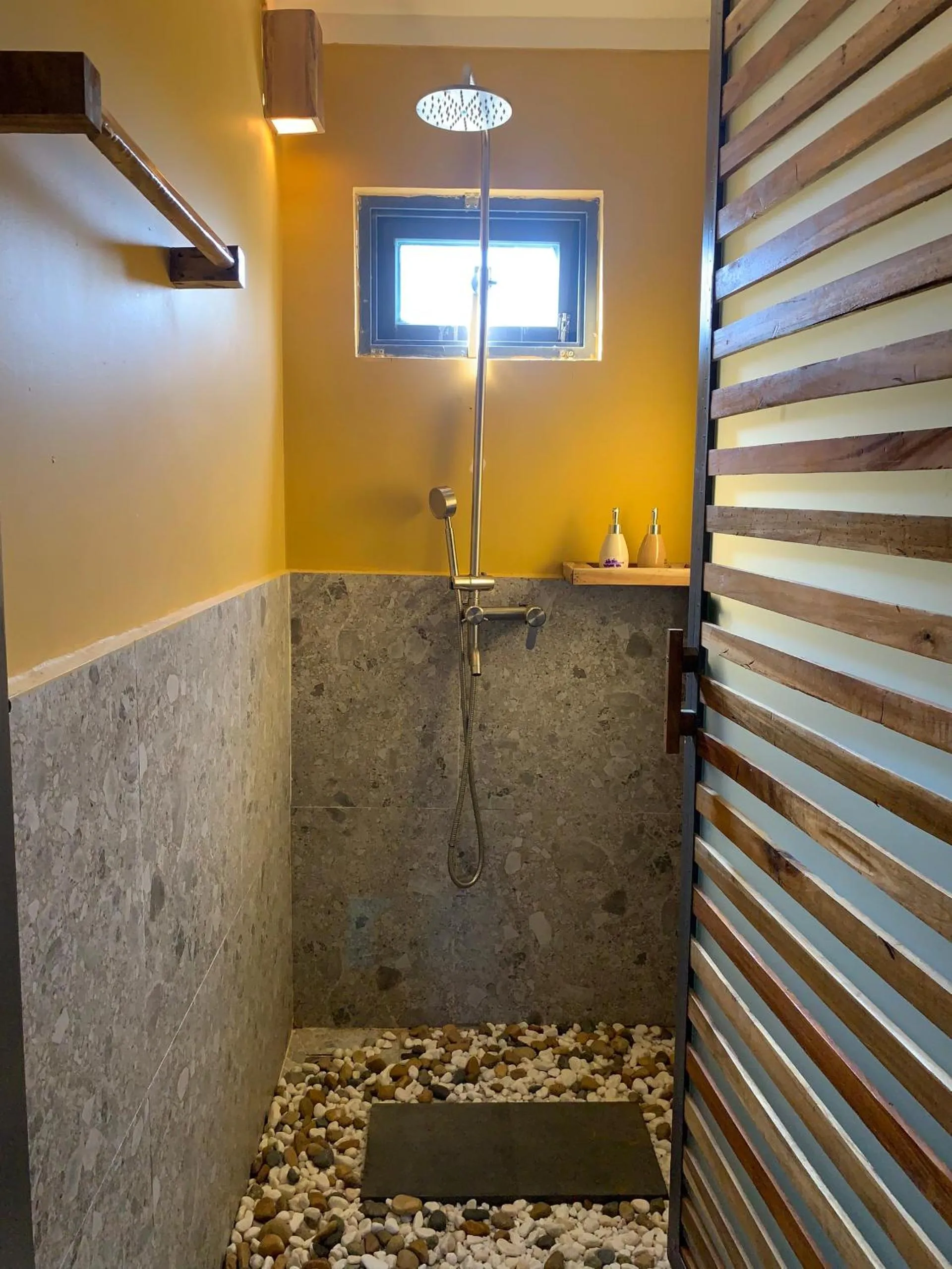 Shower in Eco Lagoon