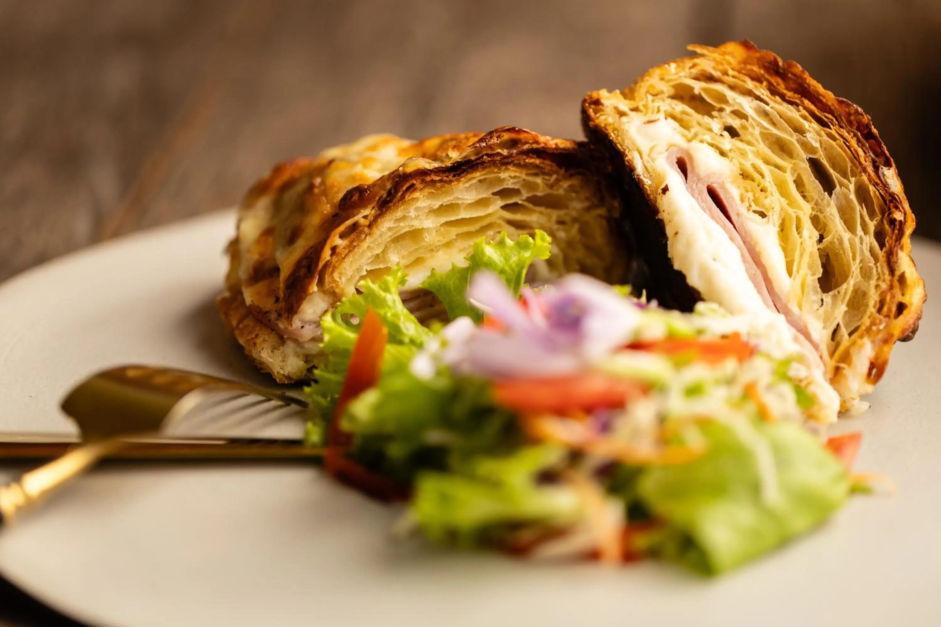 Restaurant/places to eat in Reservoir, Yoga & Wellness Retreat