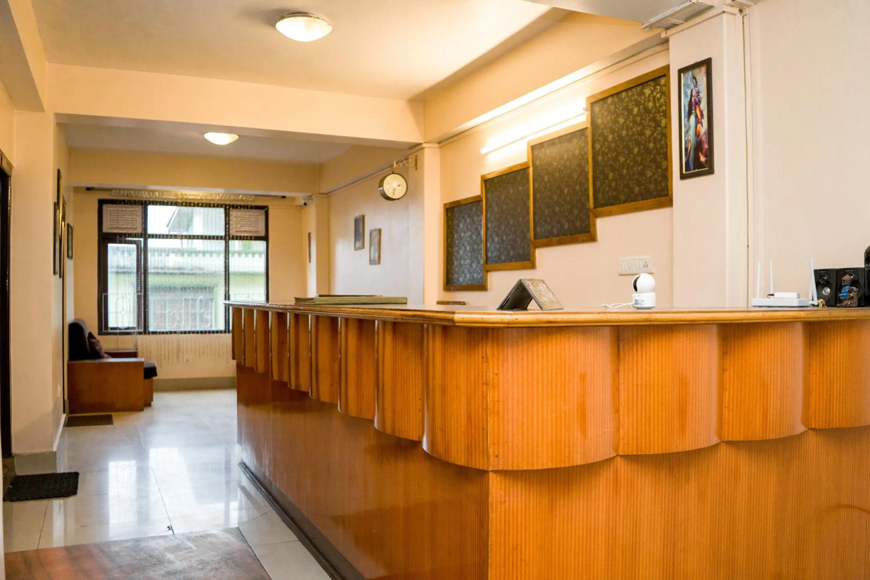 Hotel Siddhi Vinayak Regency, Mg Marg