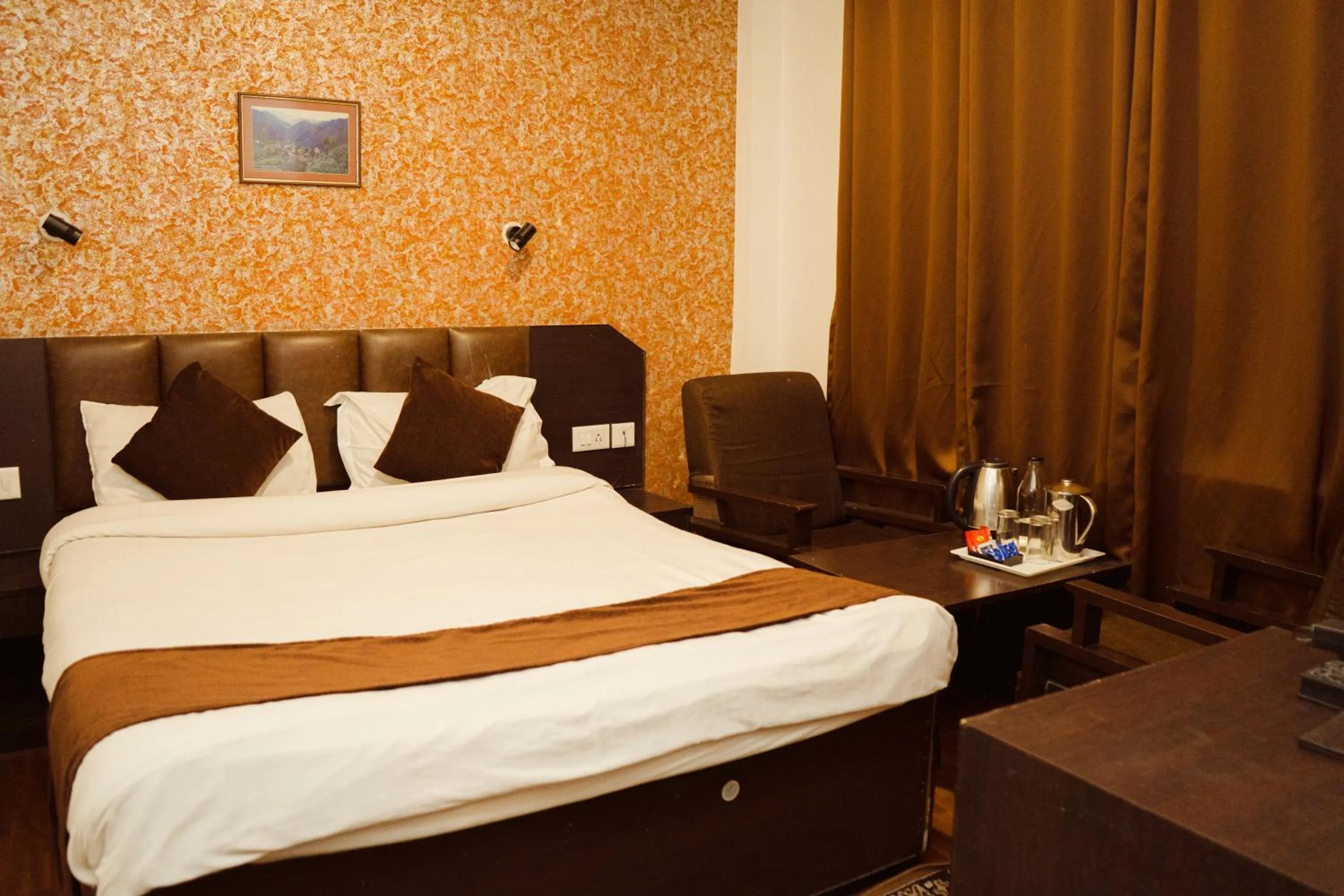 Bed in Hotel Siddhi Vinayak Regency, Mg Marg
