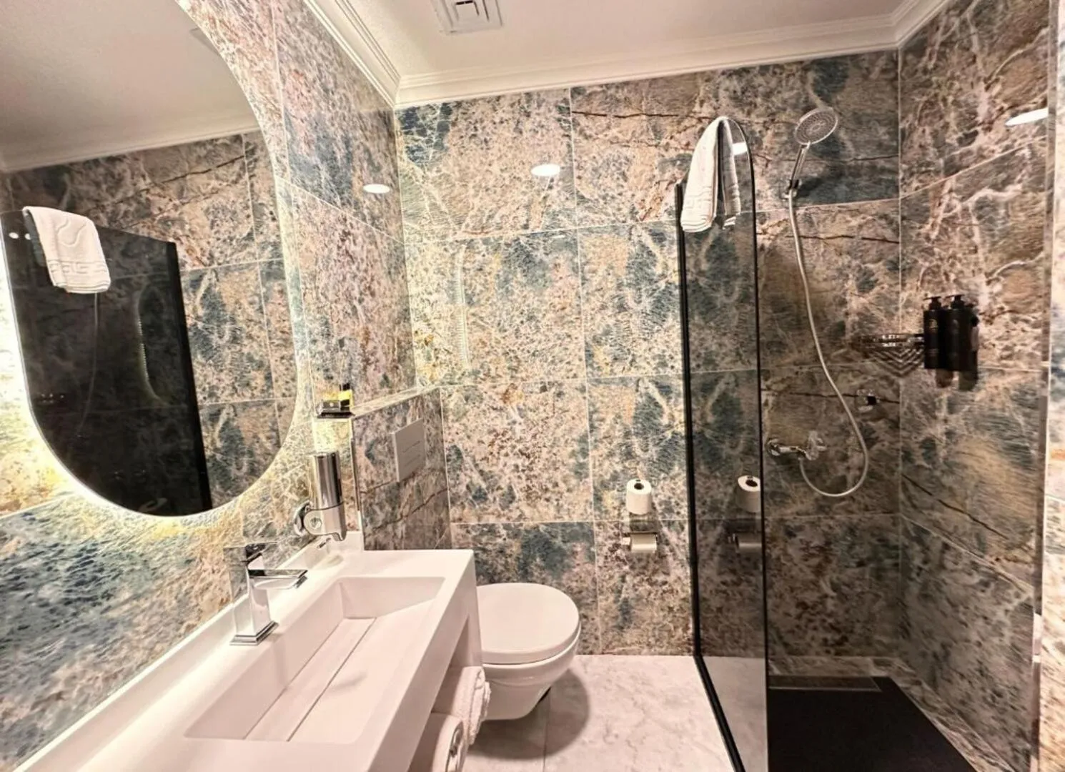 Shower in 216 Eagle Palace Suite